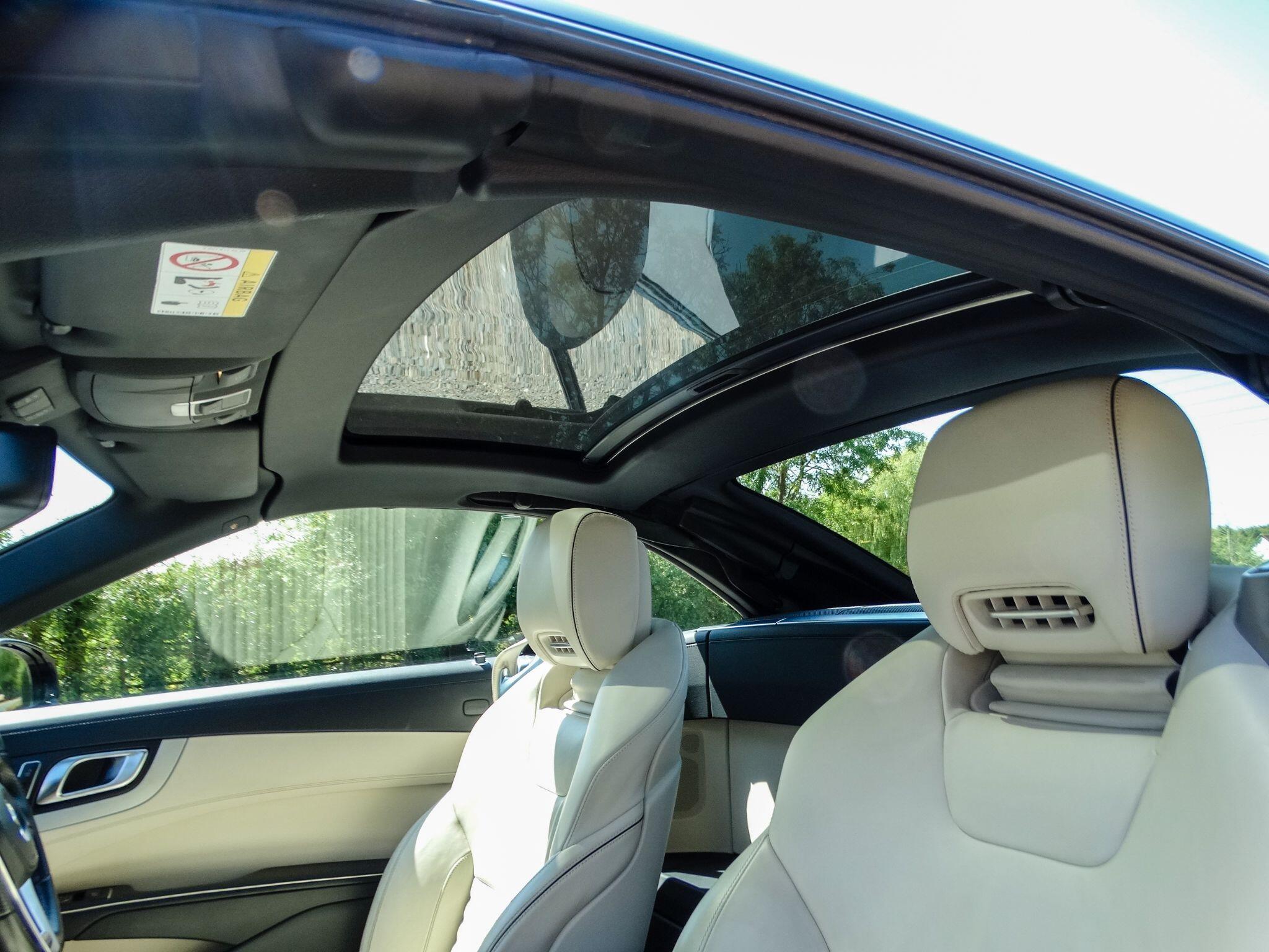 Mercedes-Benz SL view 12