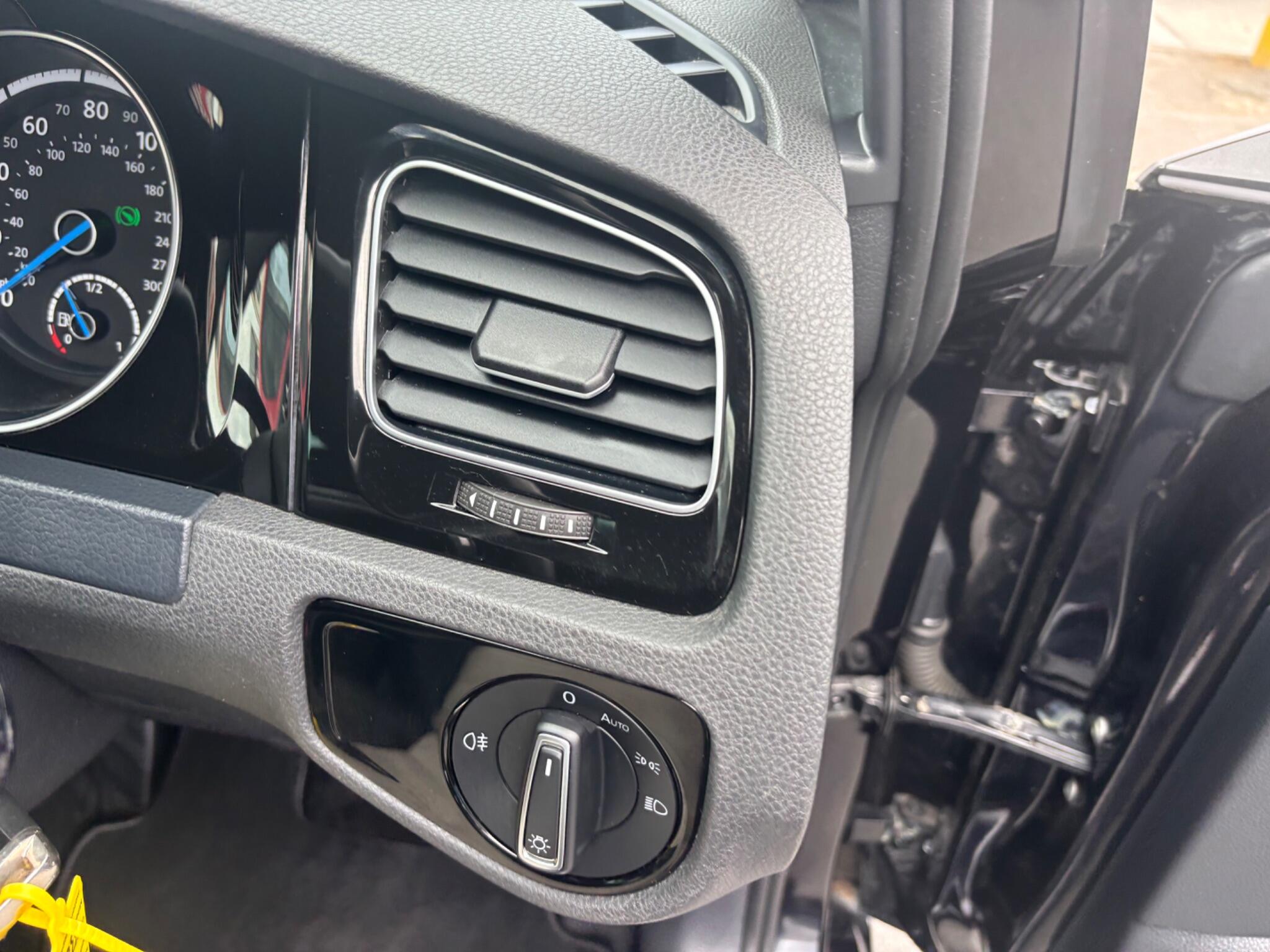 Volkswagen Golf view 41