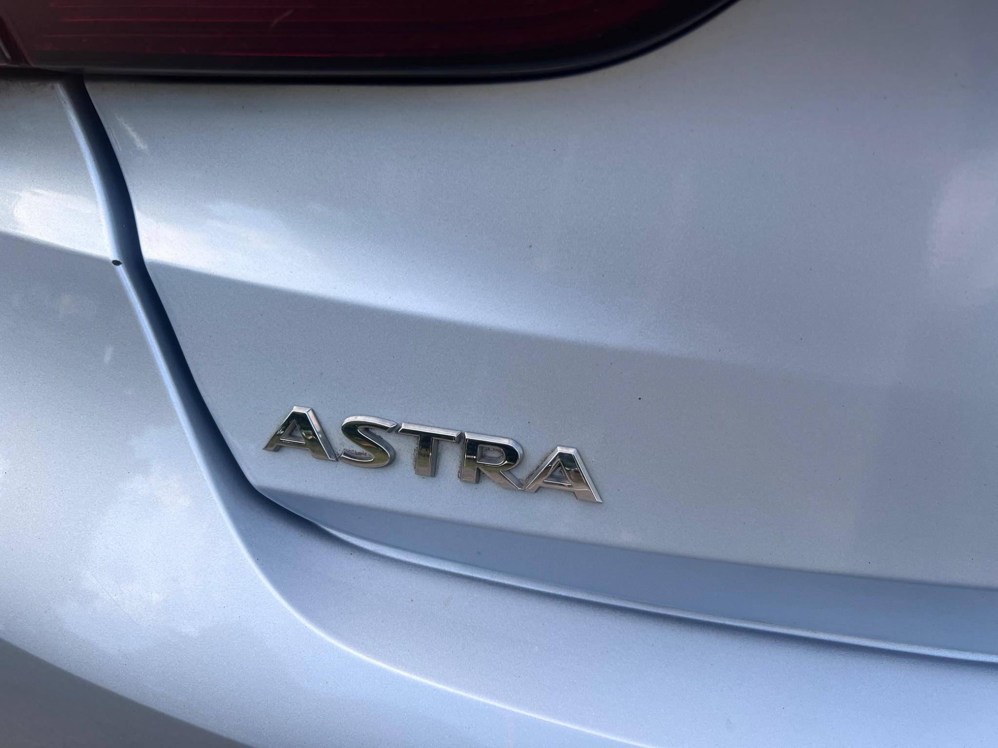 2017 Vauxhall Astra 1.4i Design Euro 6 5dr • 48,900 miles image 42