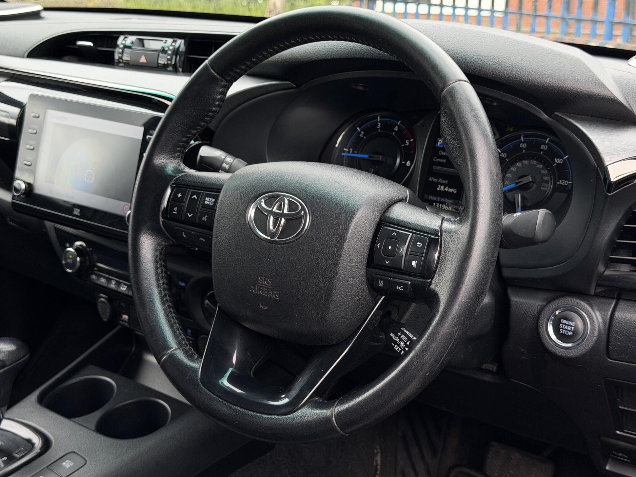 Toyota Hilux view 22