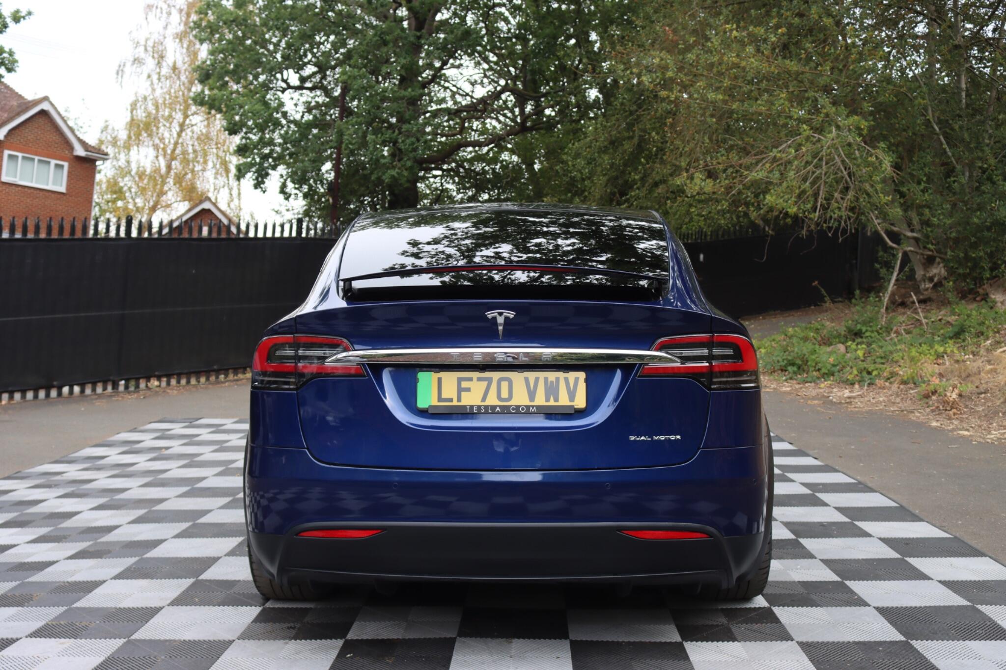 Tesla Model X view 21