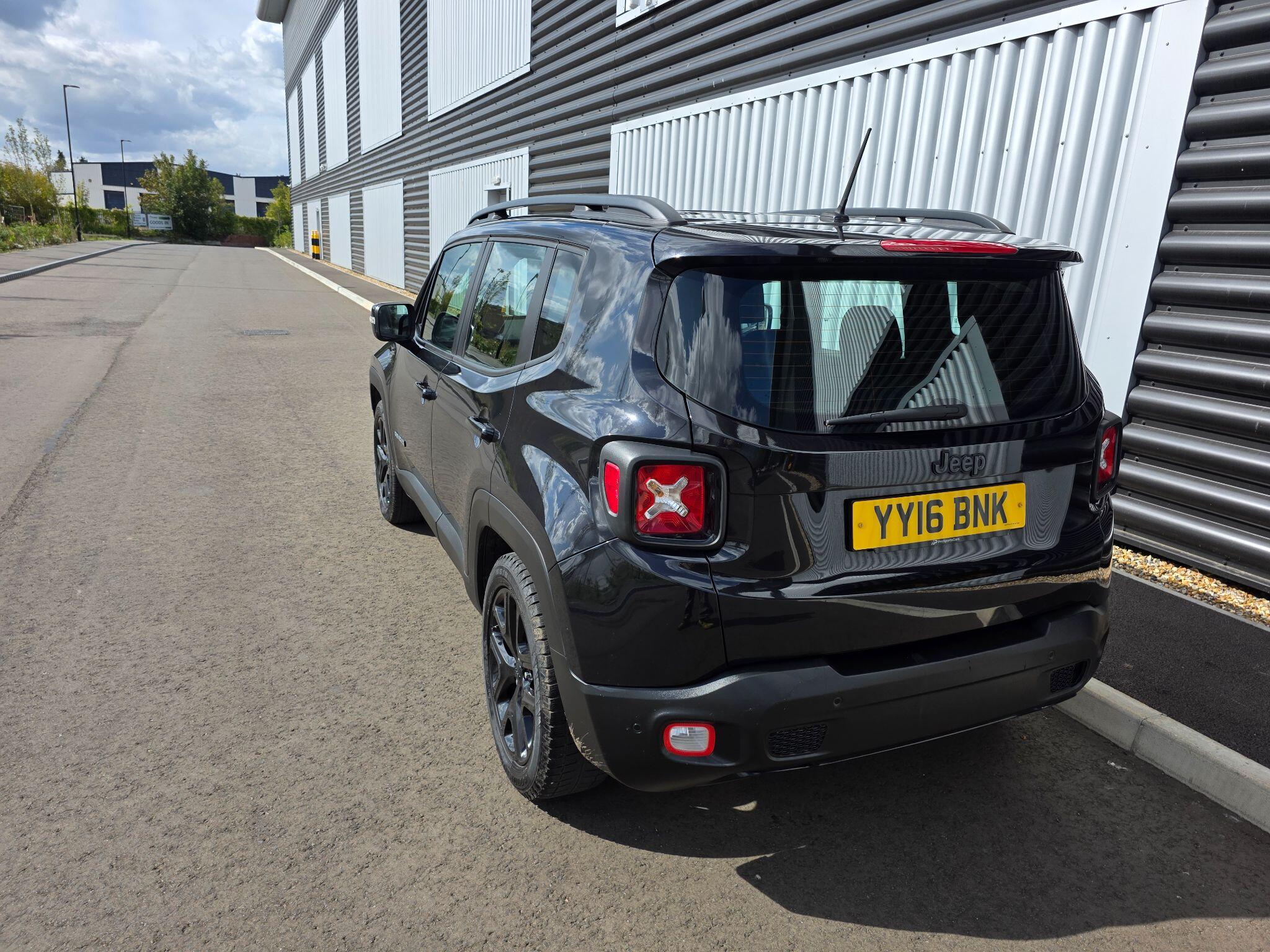 Jeep Renegade view 4