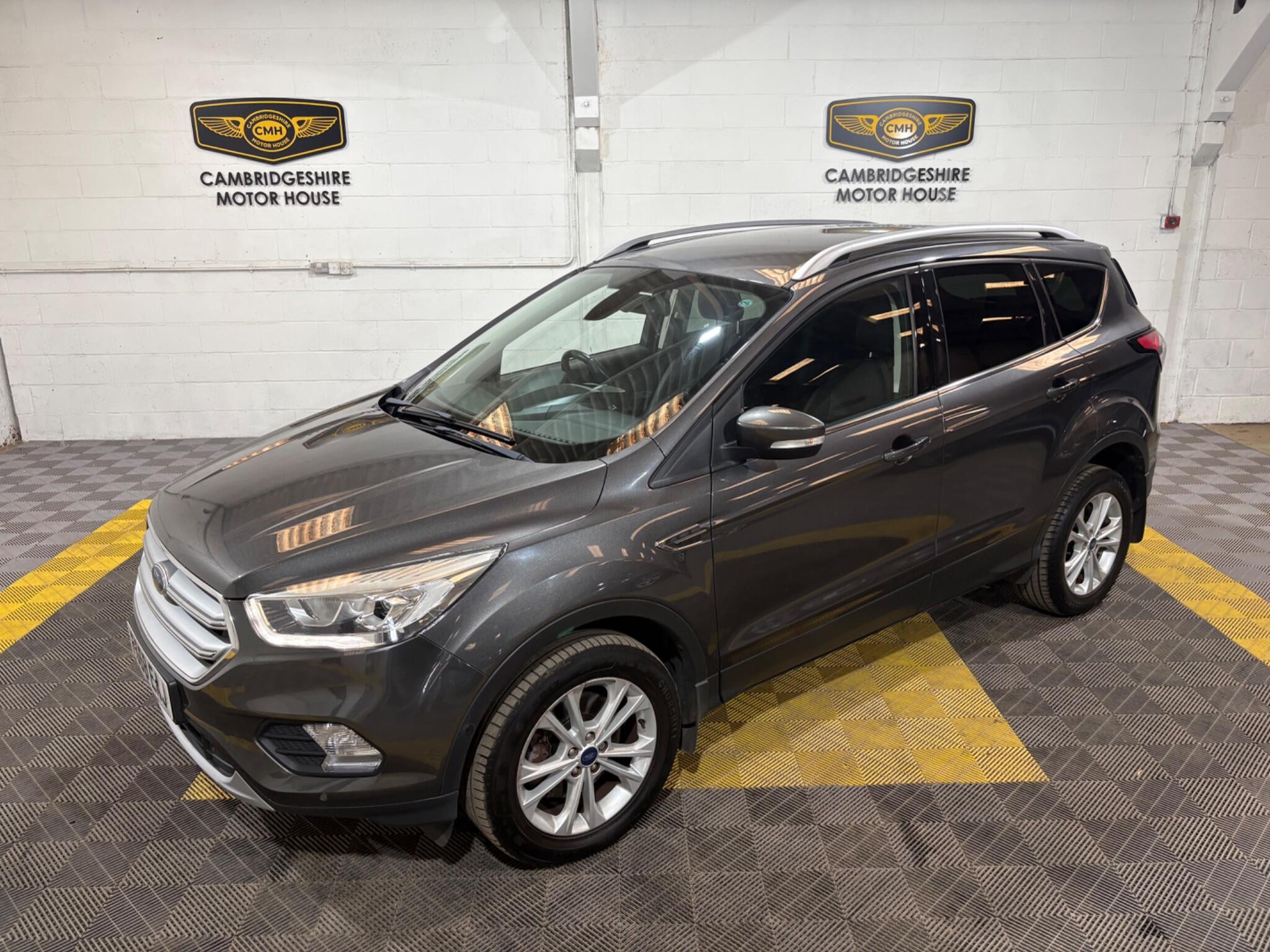 Ford Kuga view 3
