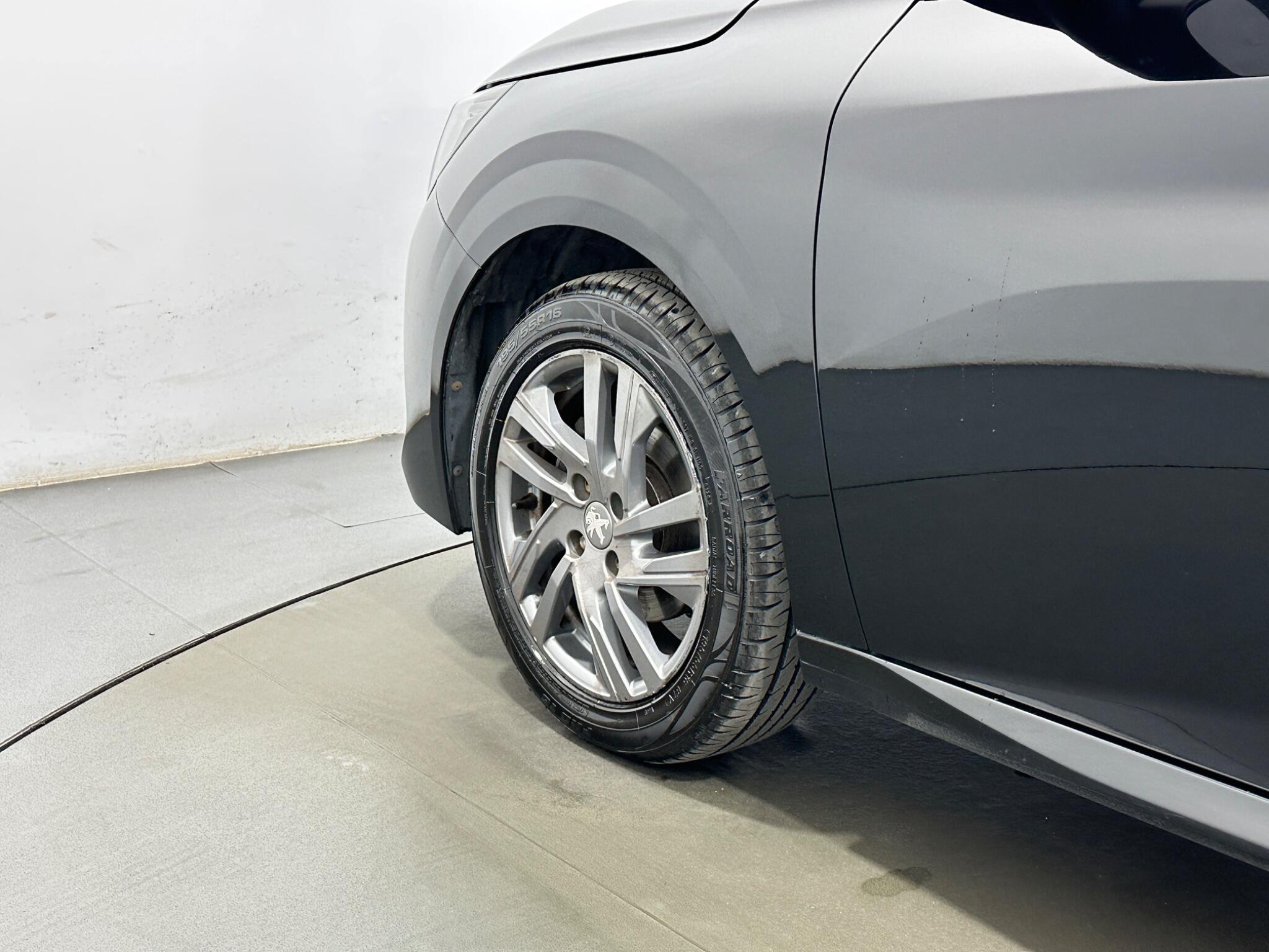 Peugeot 208 view 47