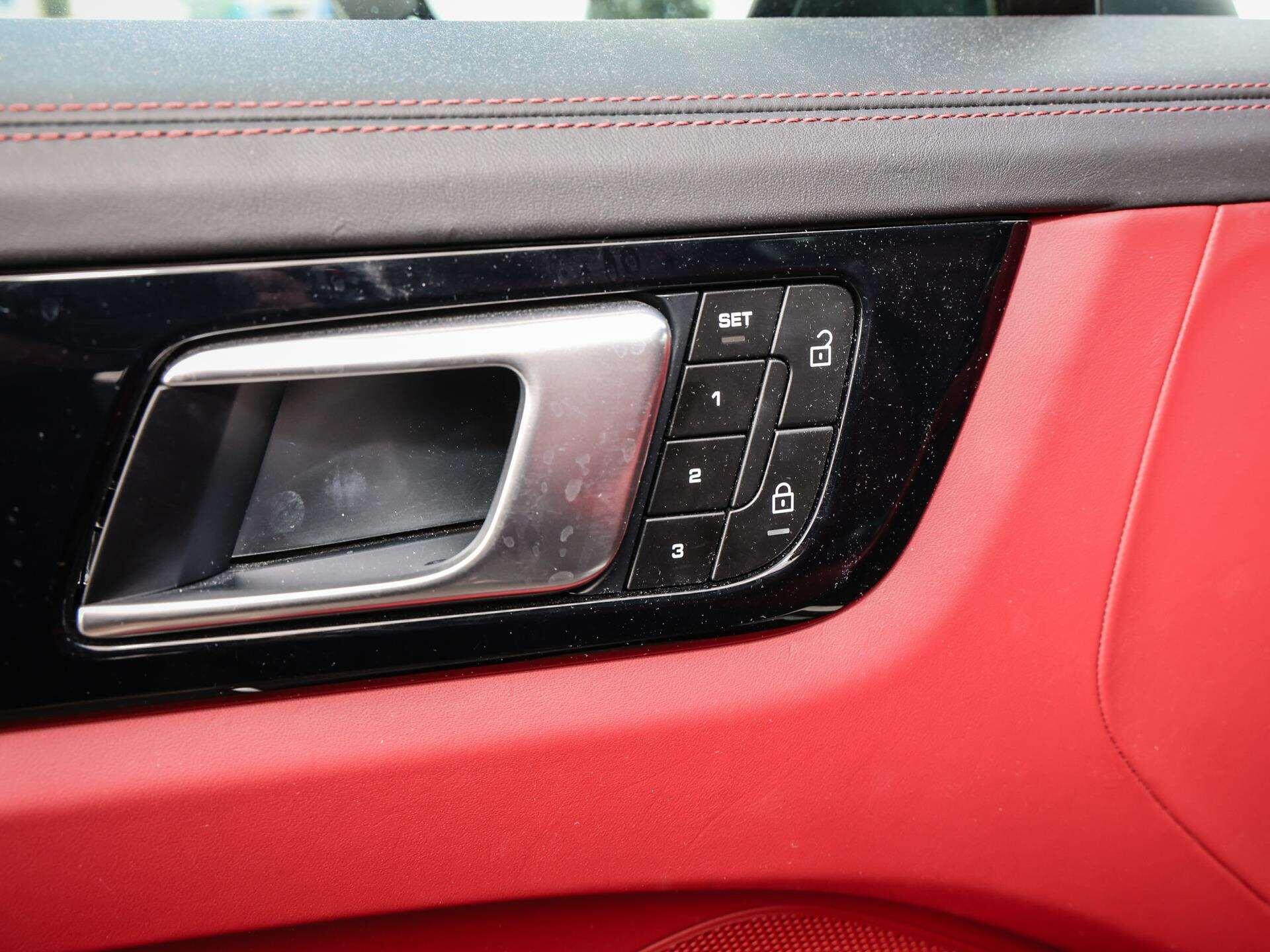 Porsche Cayenne view 18