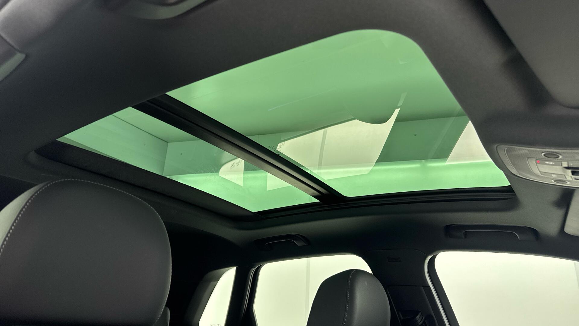 Audi Q3 view 20