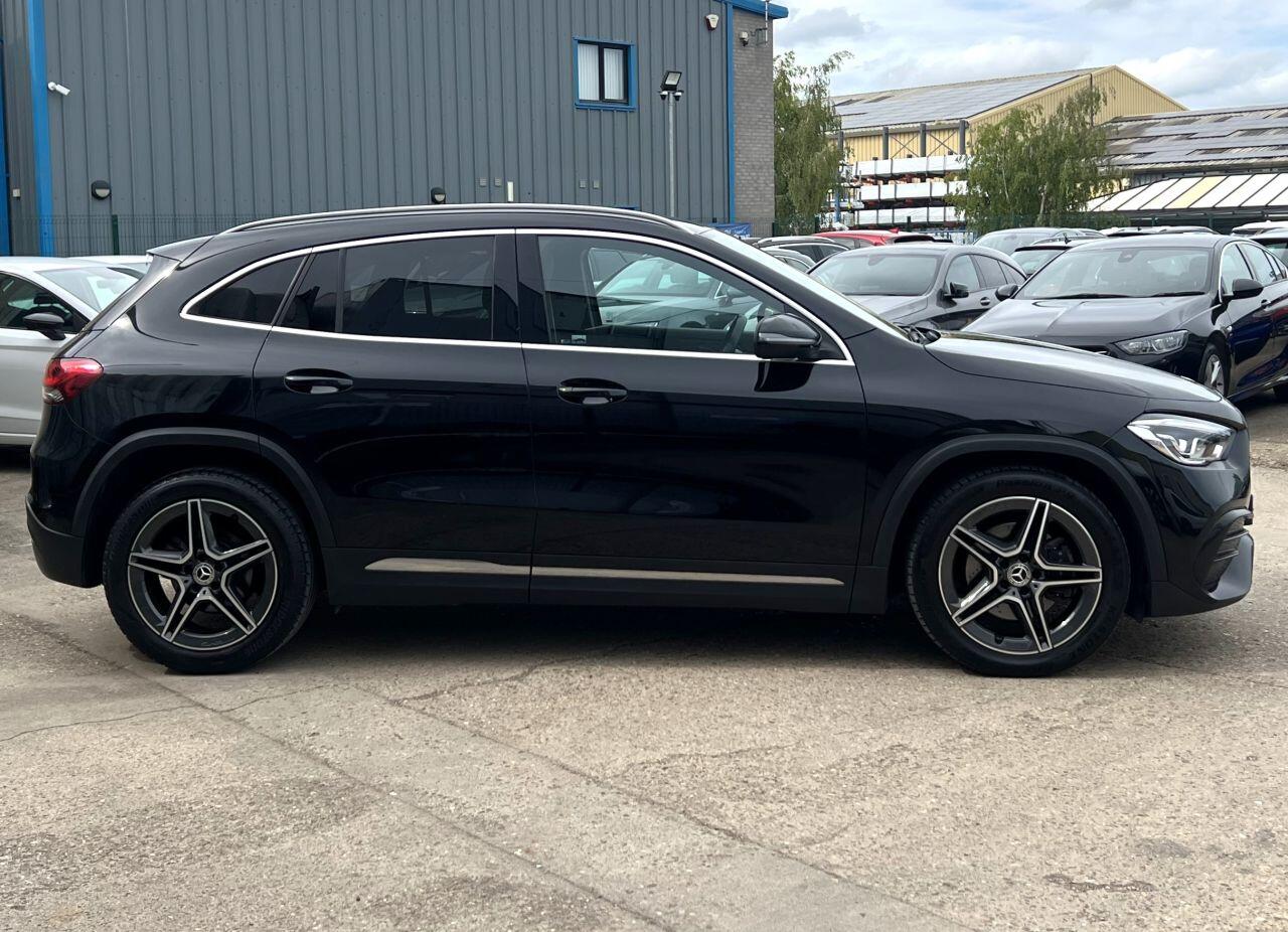 Mercedes-Benz Gla view 8