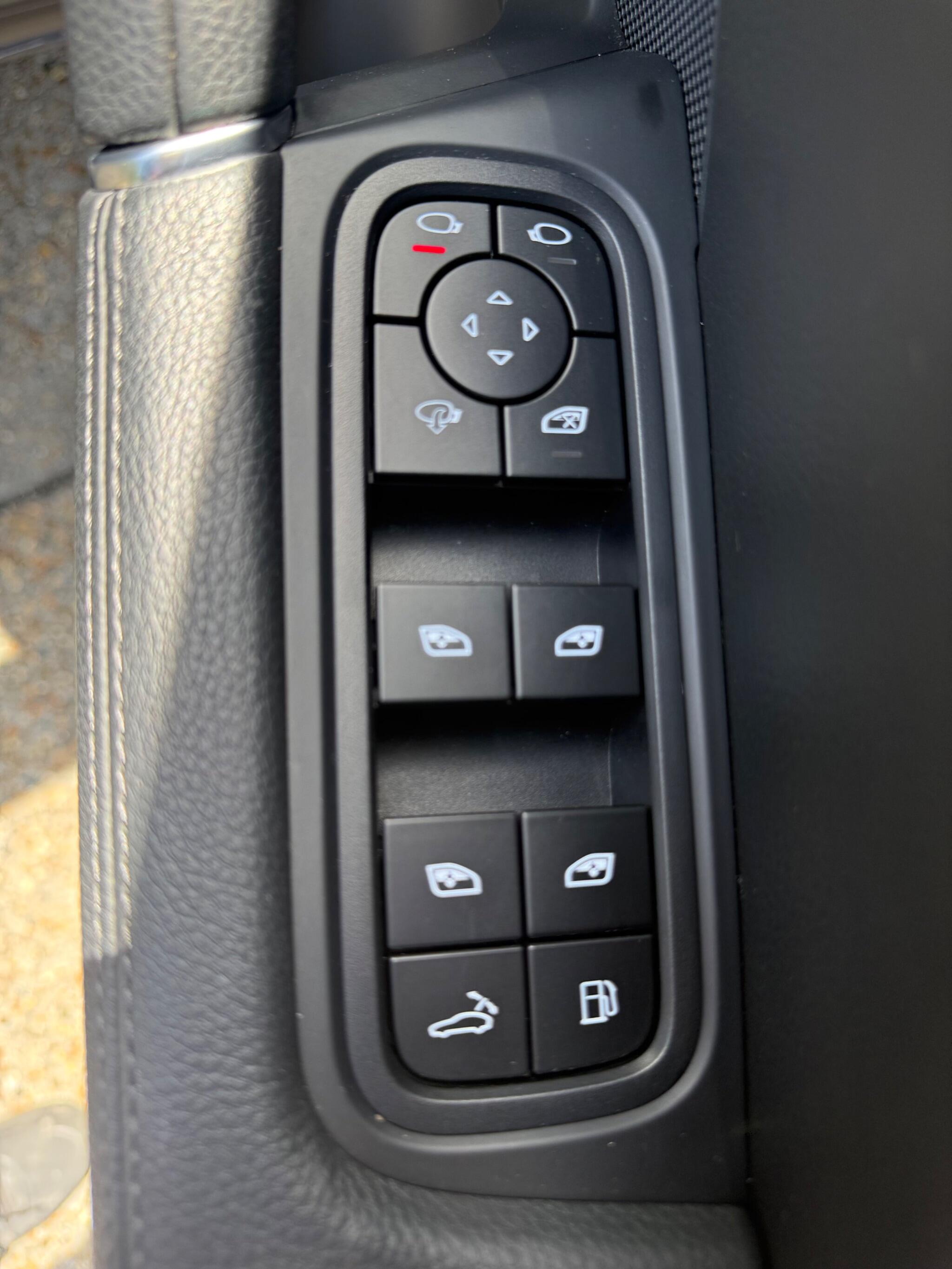 Porsche Cayenne view 21
