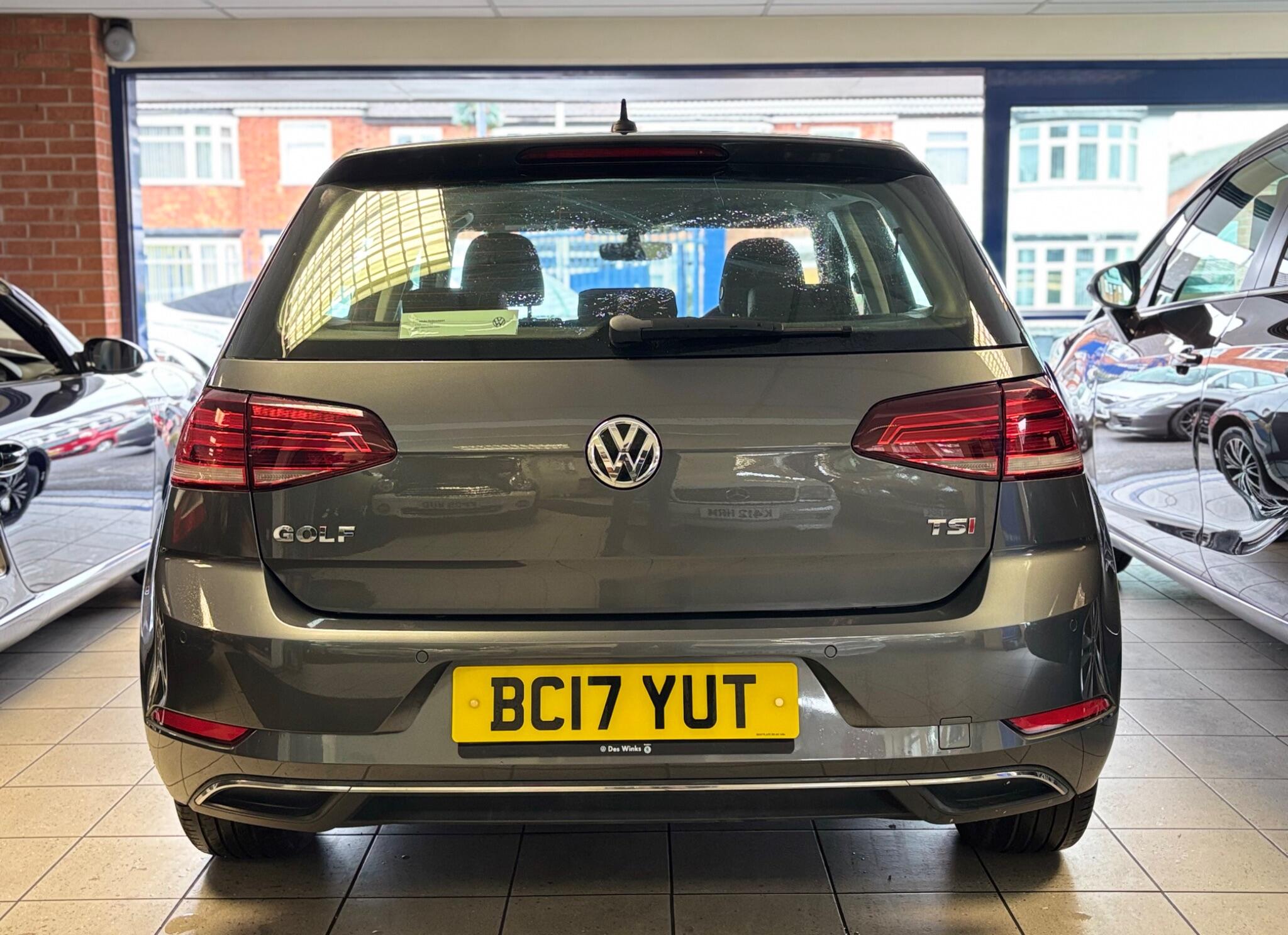 Volkswagen Golf view 8