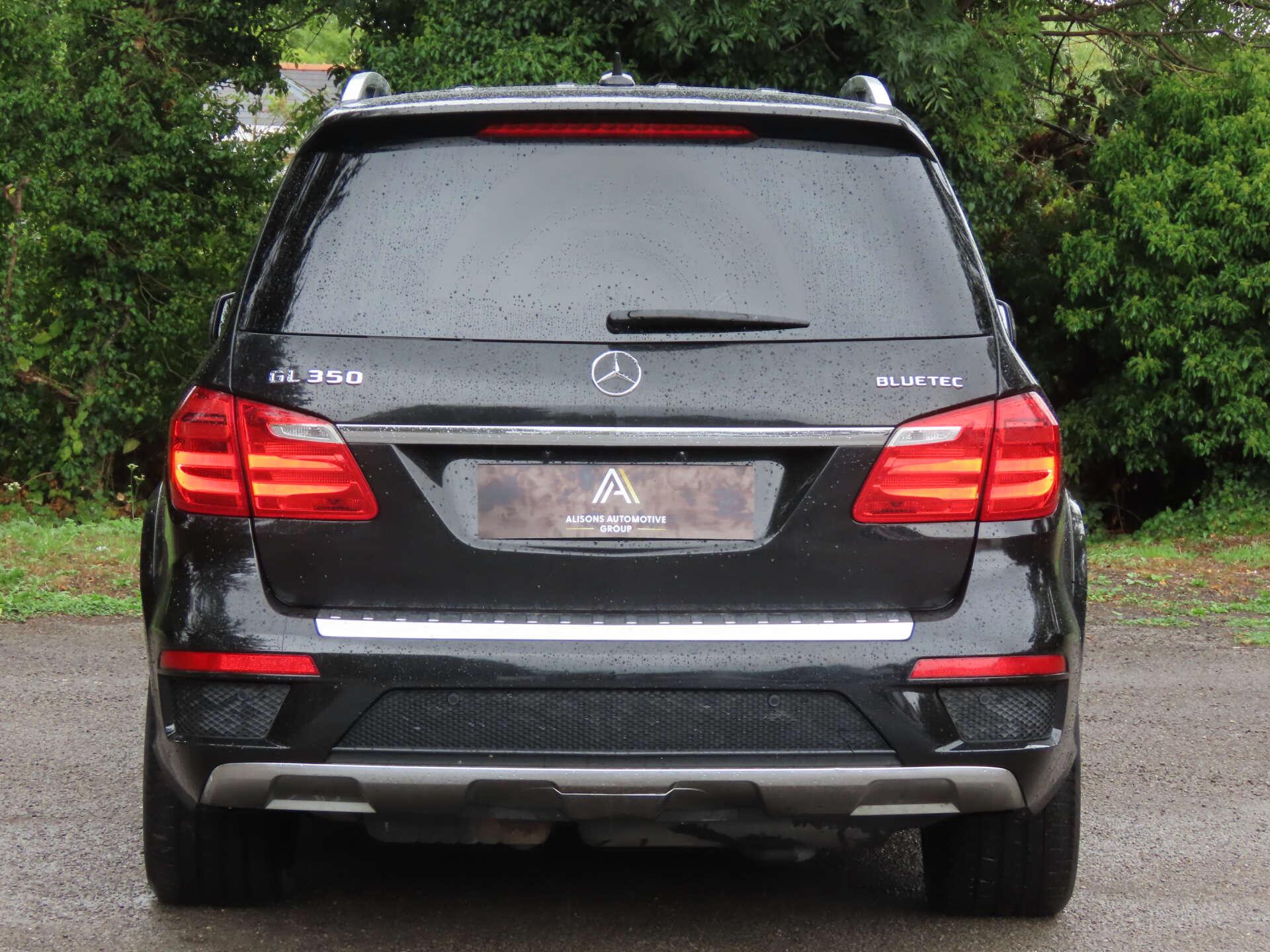 Mercedes-Benz GL view 5
