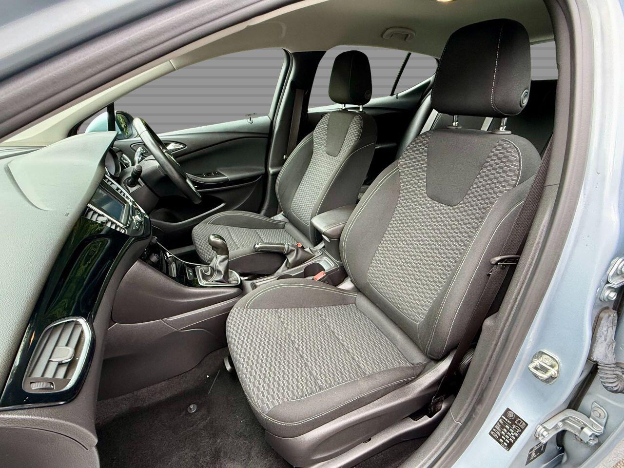 Vauxhall Astra view 24