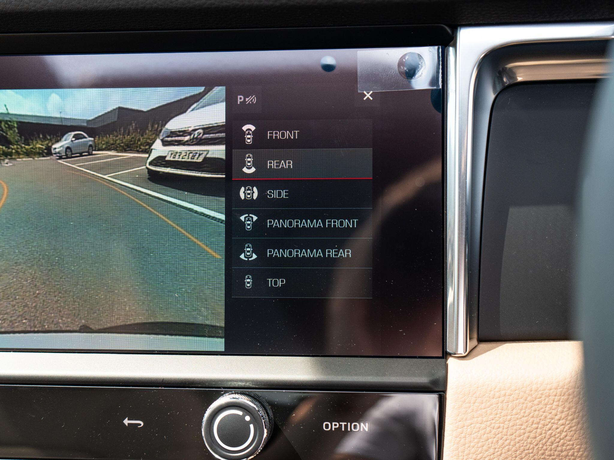 Porsche Macan view 40