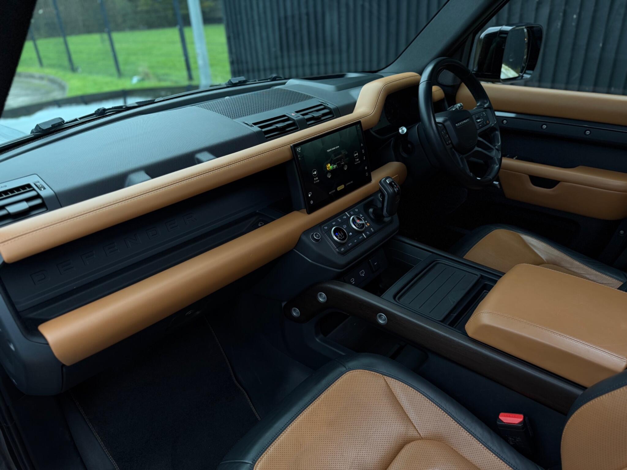 Land Rover Defender view 69