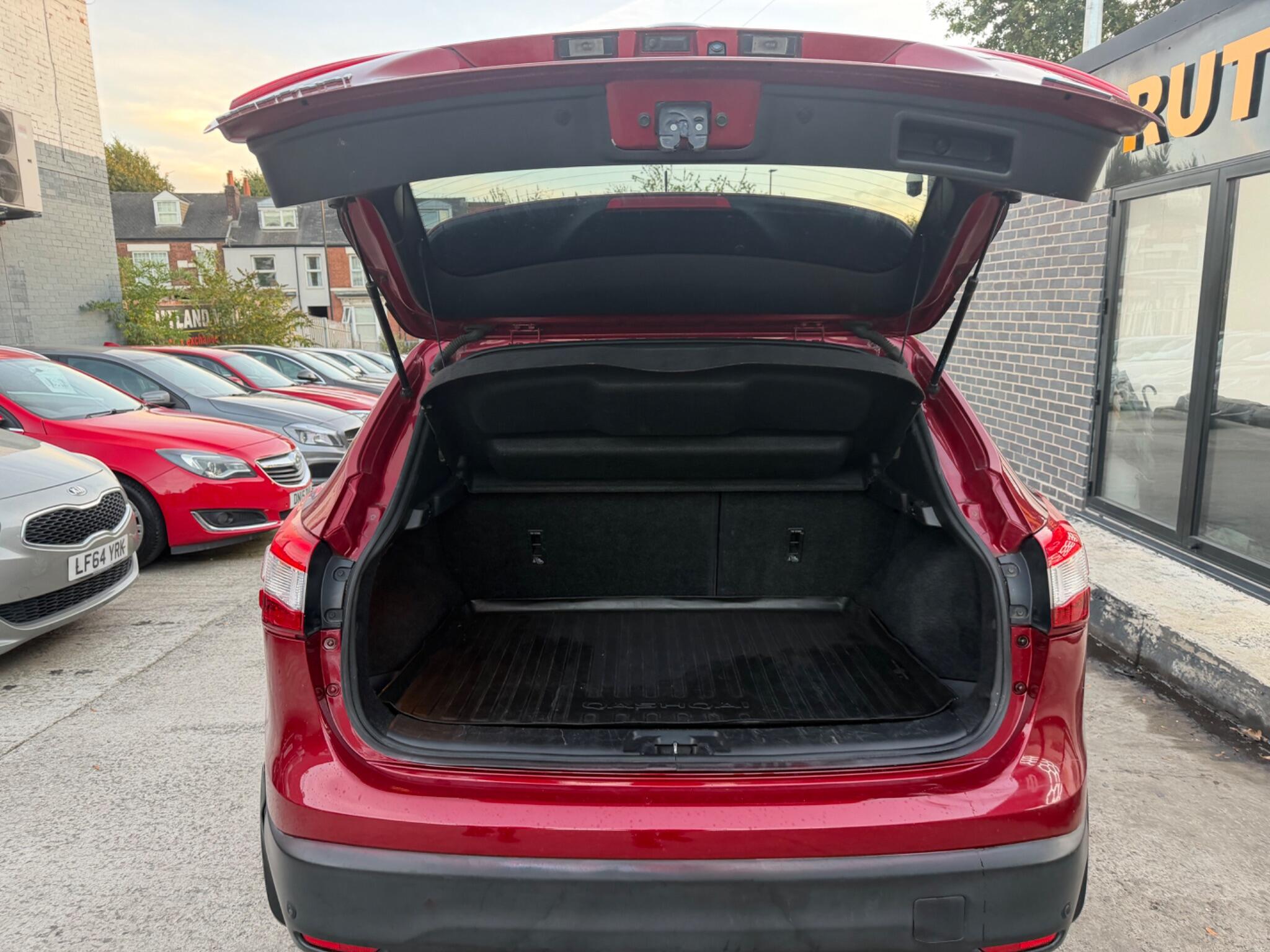 Nissan Qashqai view 36