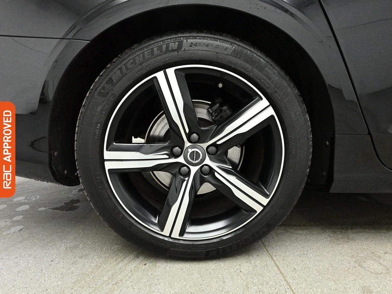 Volvo S90 view 14