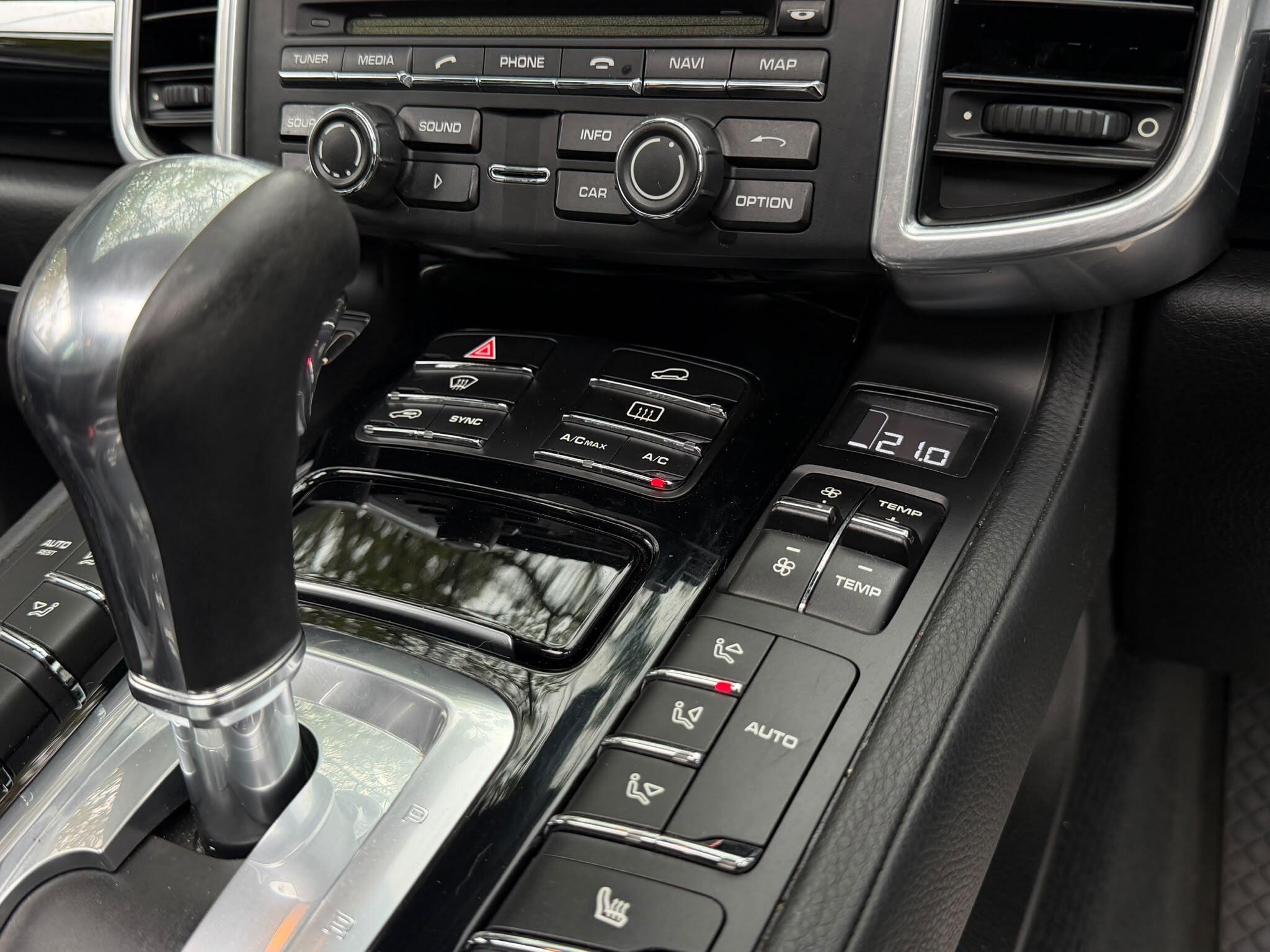 Porsche Cayenne view 25