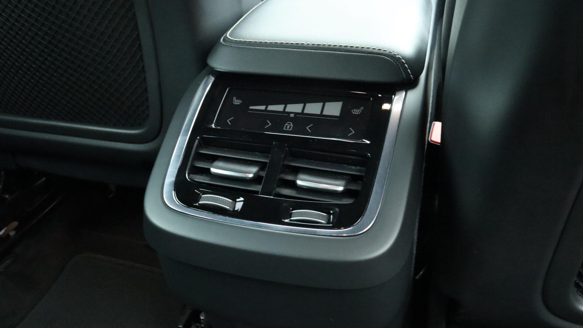 Volvo XC60 view 36