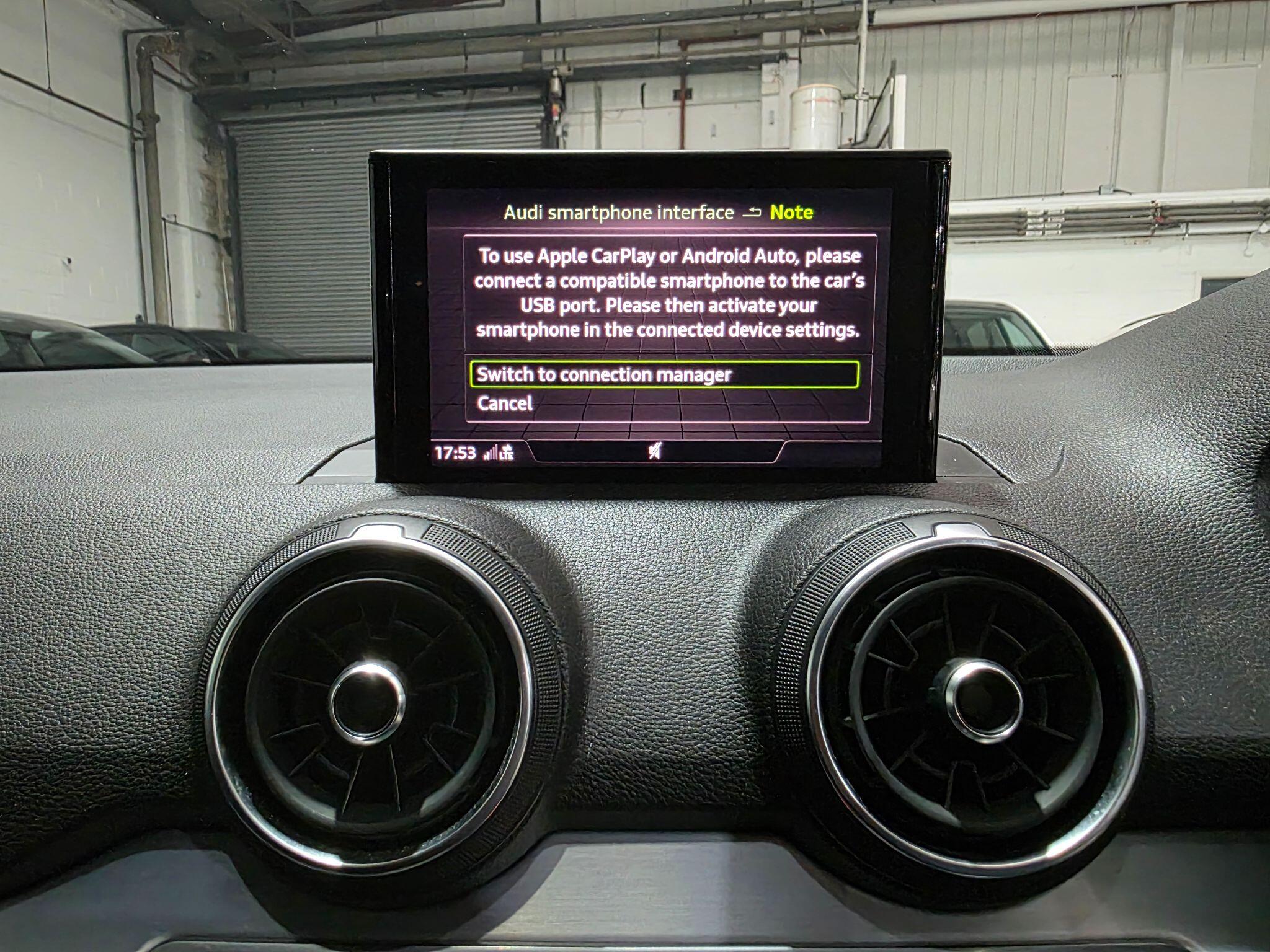 Audi Q2 view 8