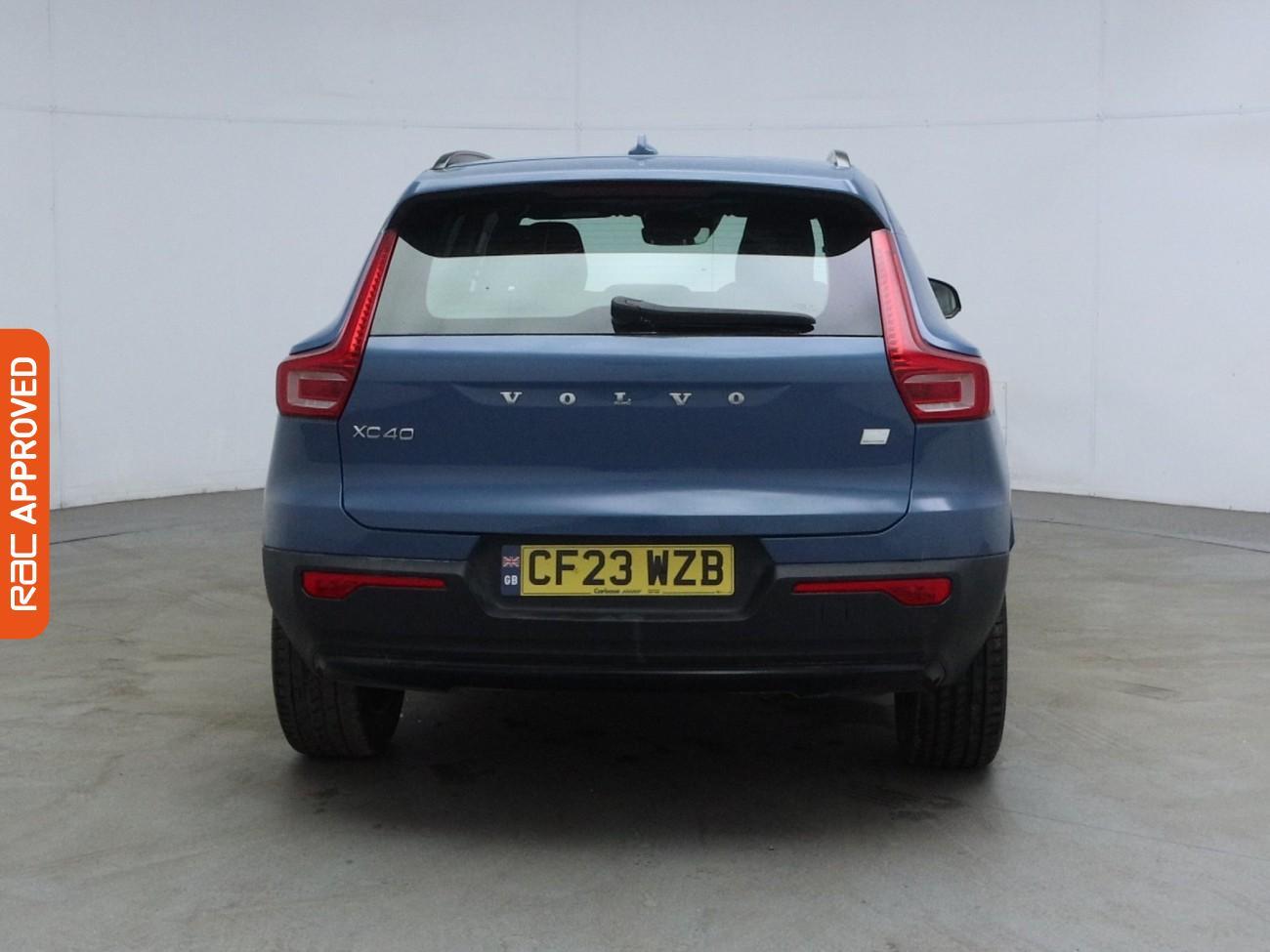 Volvo XC40 view 9