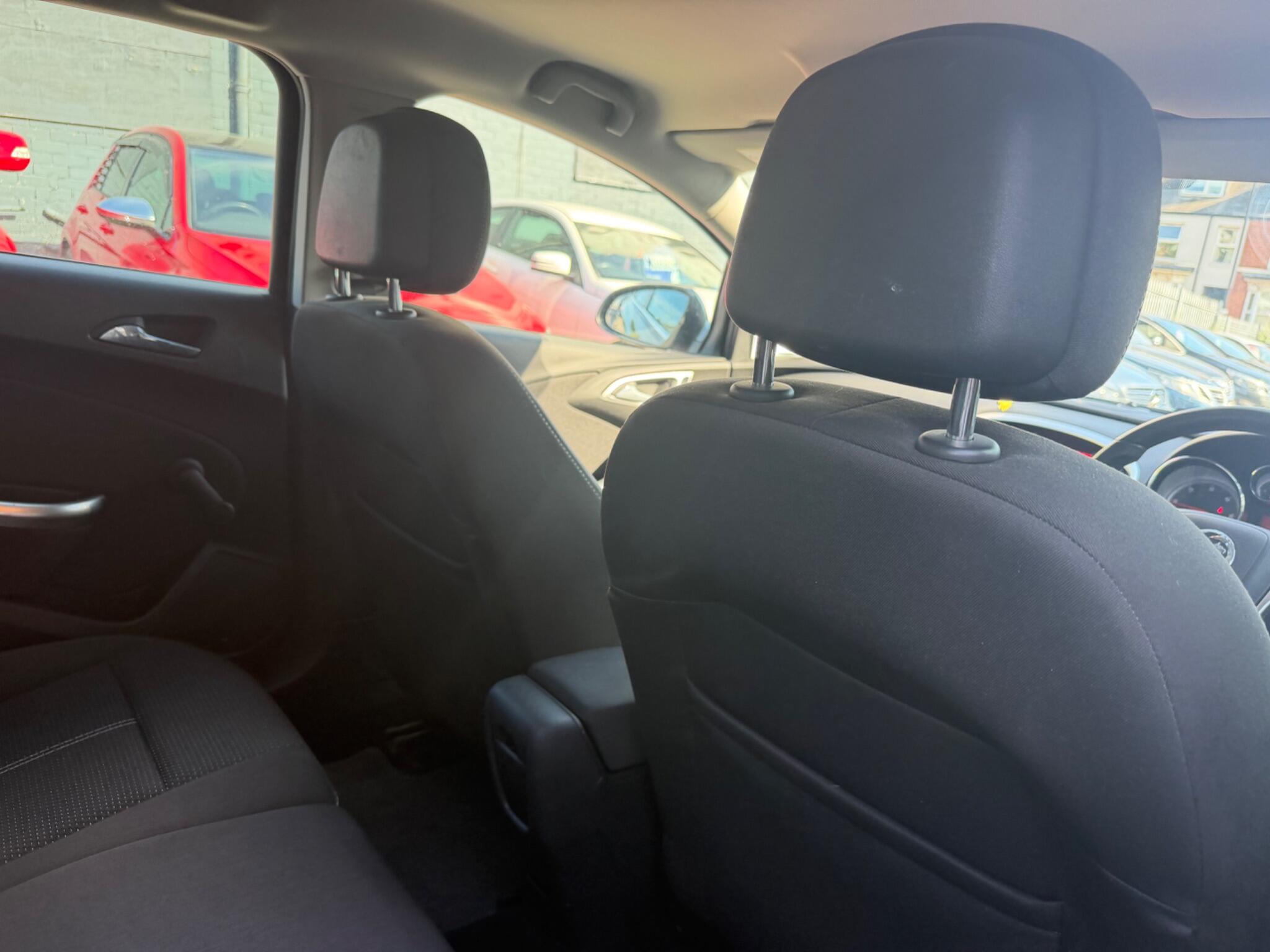 Vauxhall Astra view 16