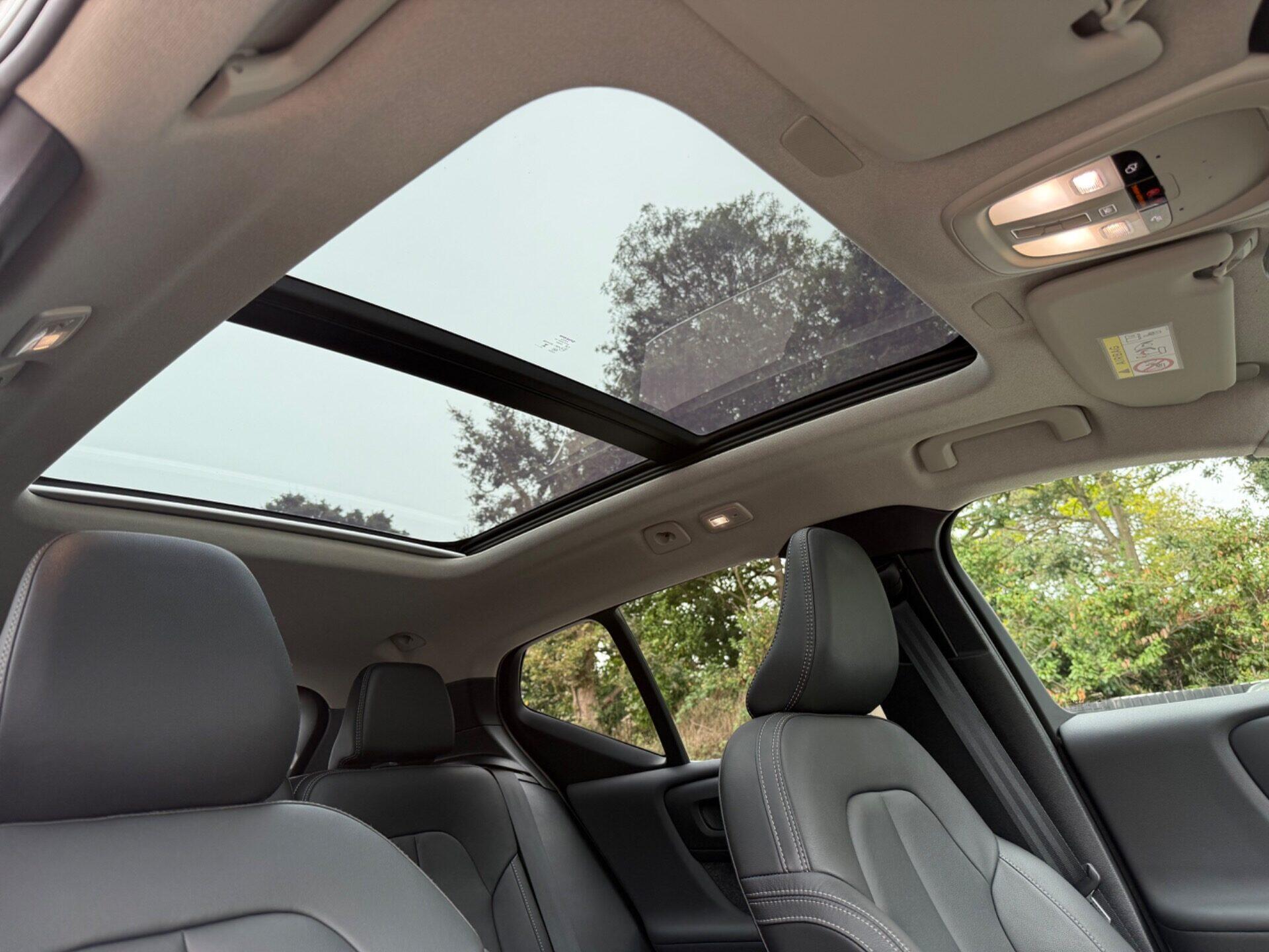 Volvo XC40 view 60