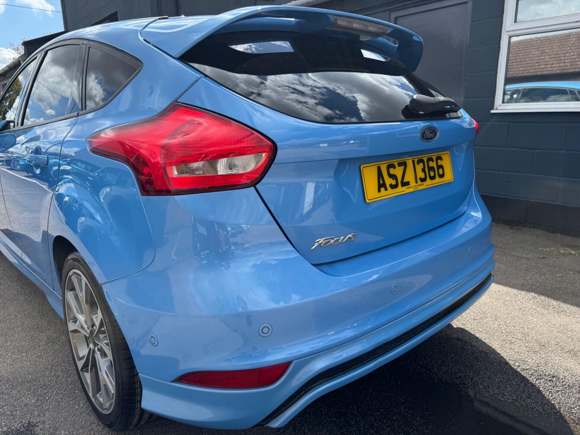 Ford Focus view 17
