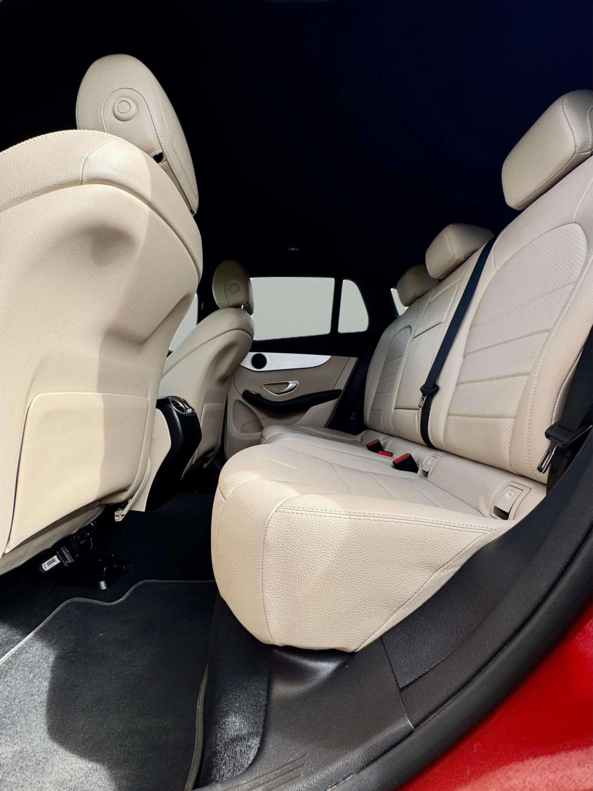 Mercedes-Benz EQC view 54