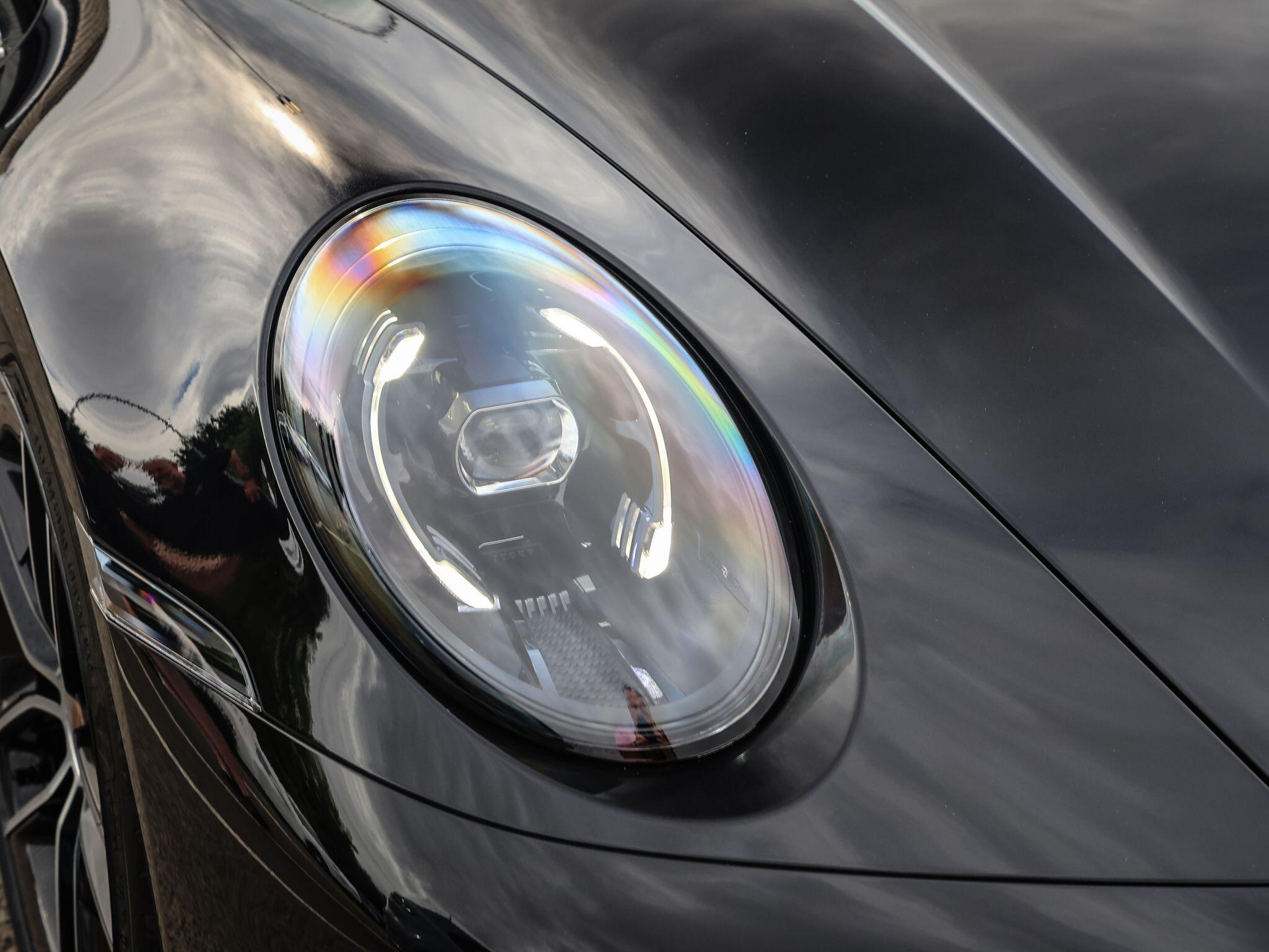 Porsche 911 view 29