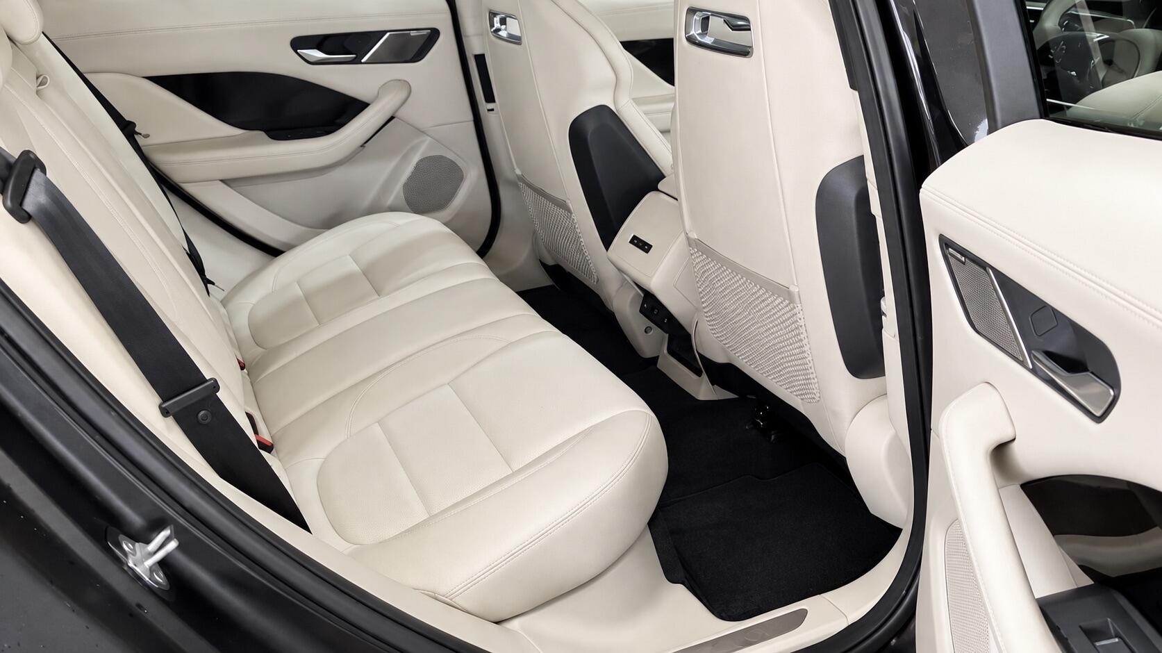 Jaguar I-Pace view 9