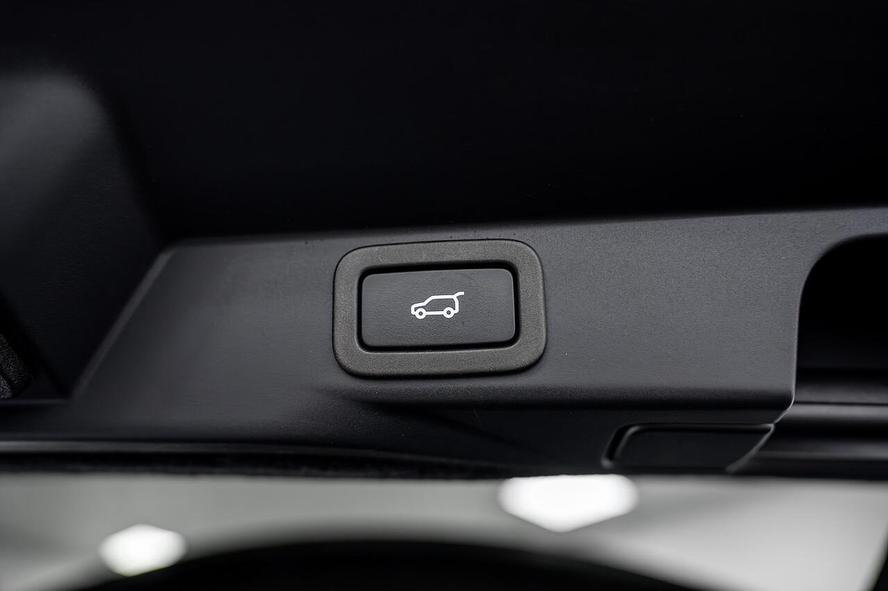 Land Rover Range Rover Sport view 30