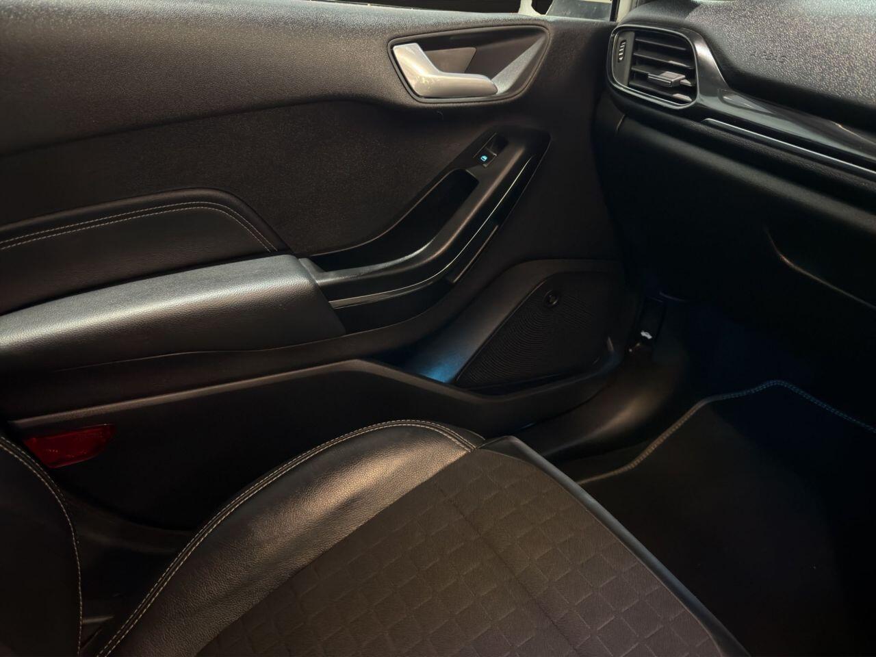 Ford Fiesta view 11