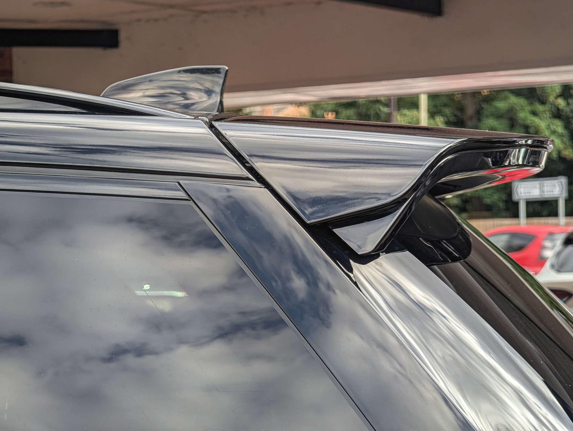 Land Rover Discovery Sport view 17
