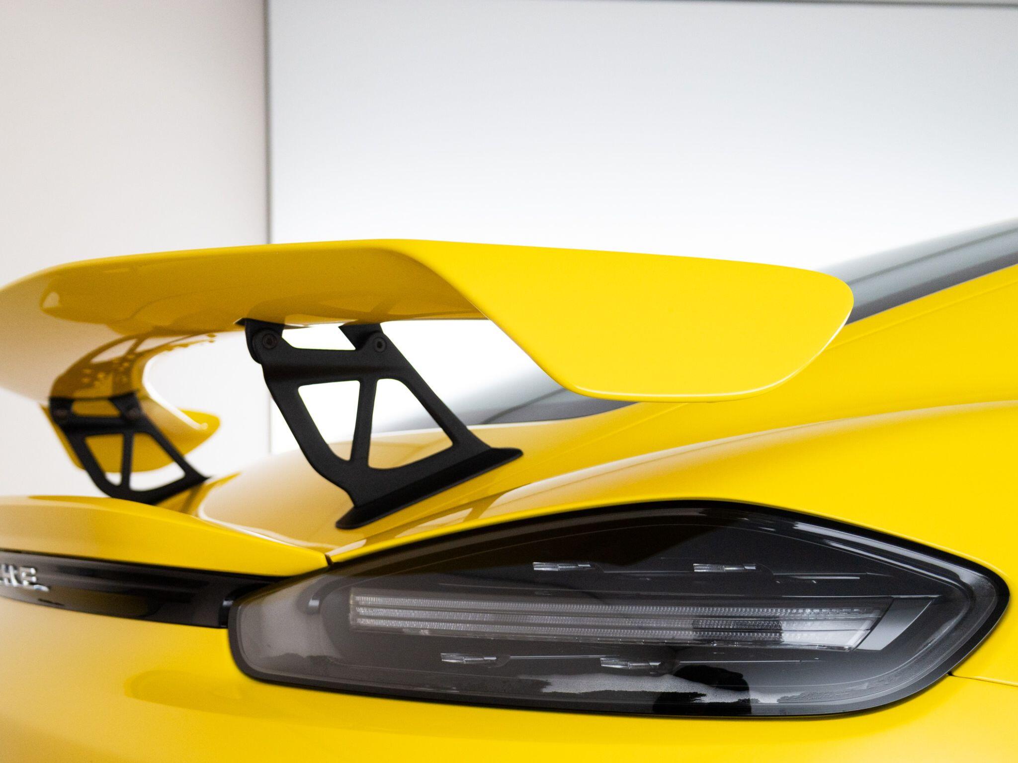 Porsche Cayman view 85