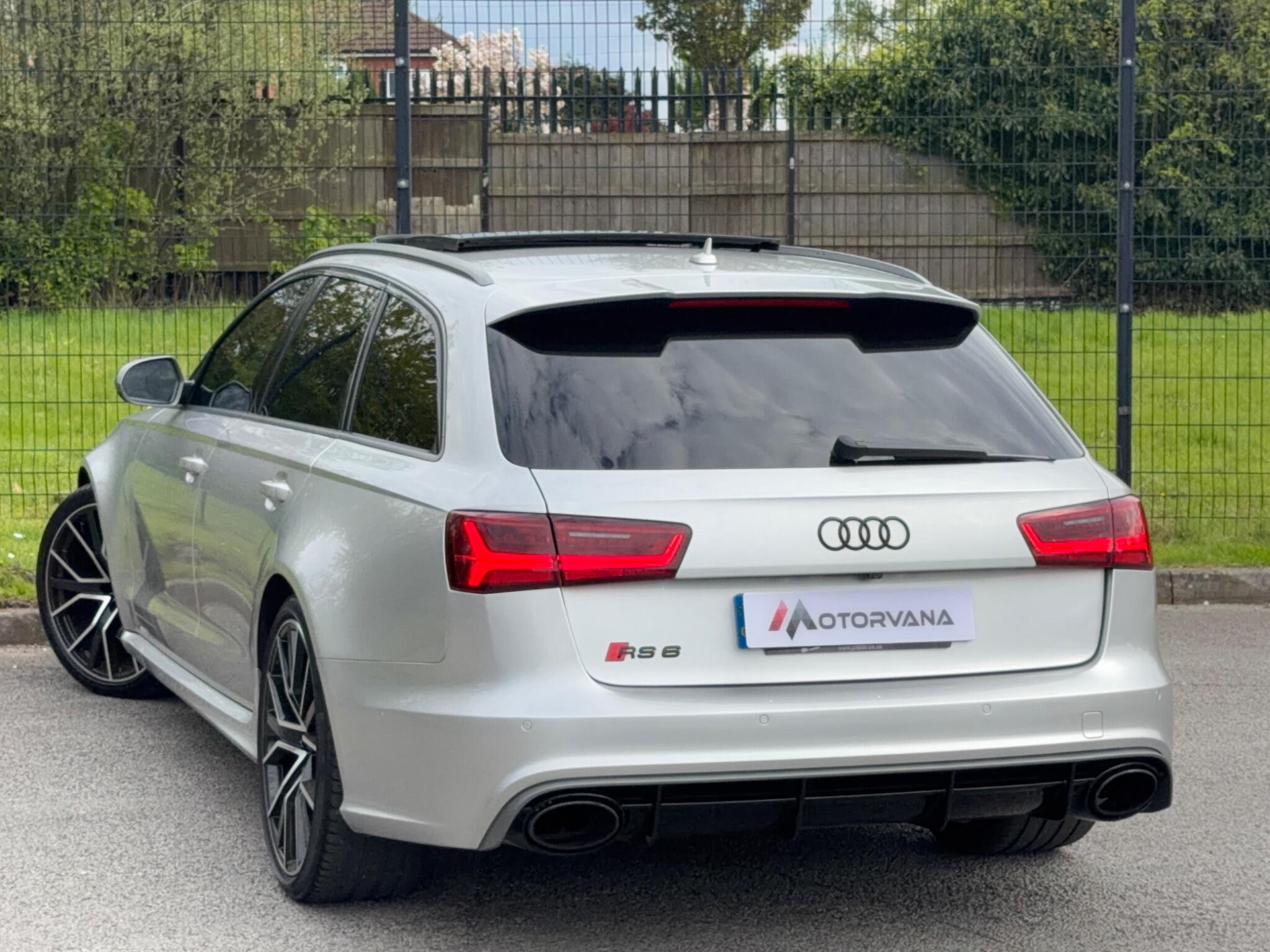 Audi RS6 view 4