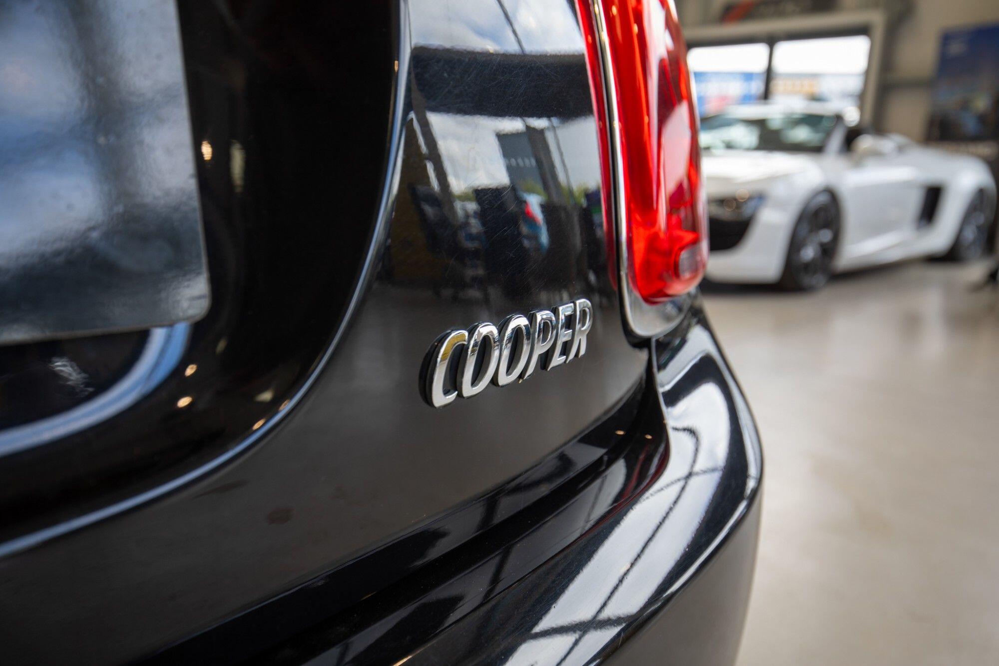 Mini Hatch view 10