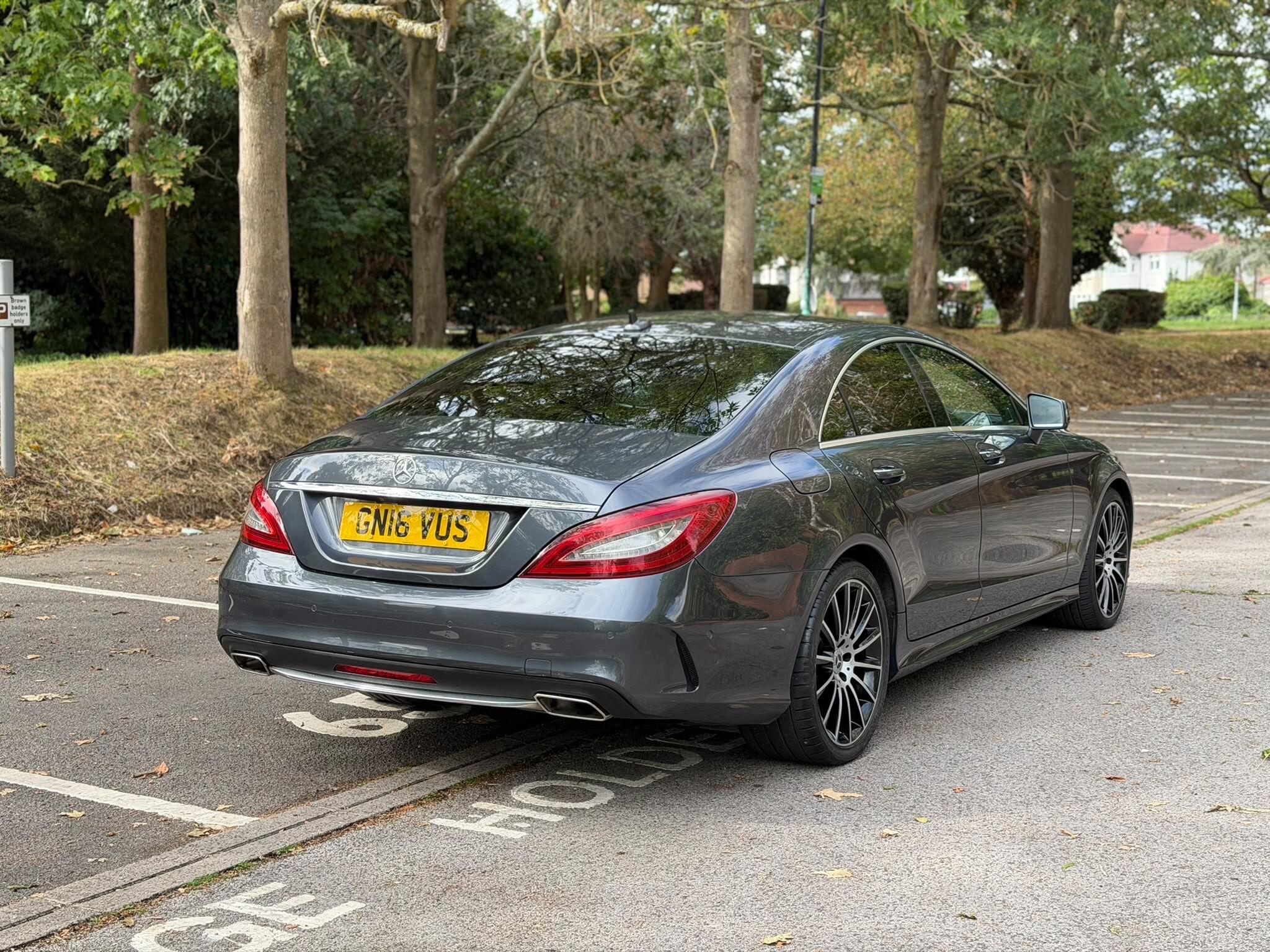 Mercedes-Benz CLS view 4
