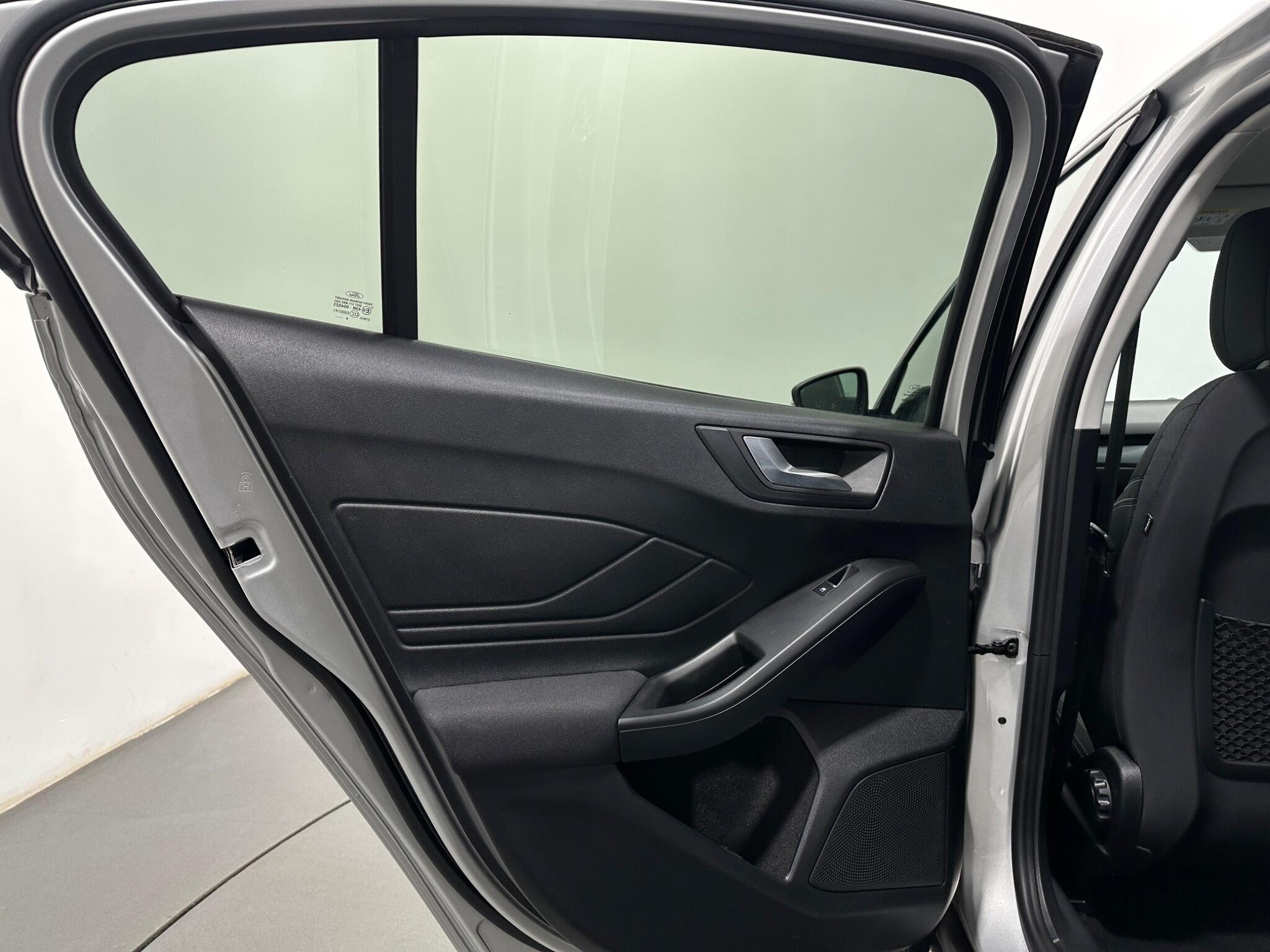 Ford Focus view 37