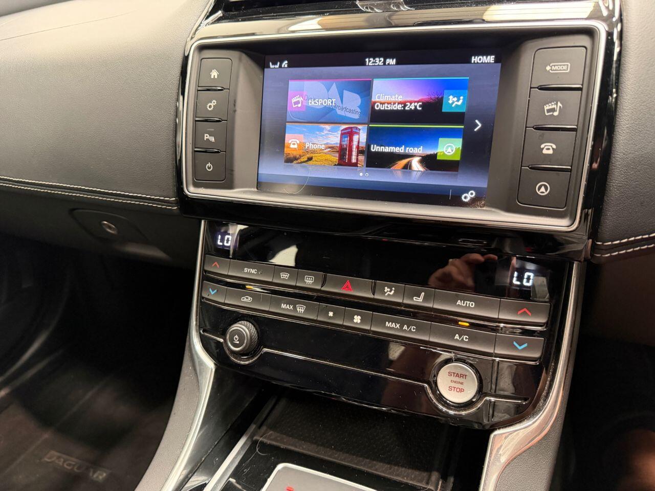 Jaguar Xe view 41