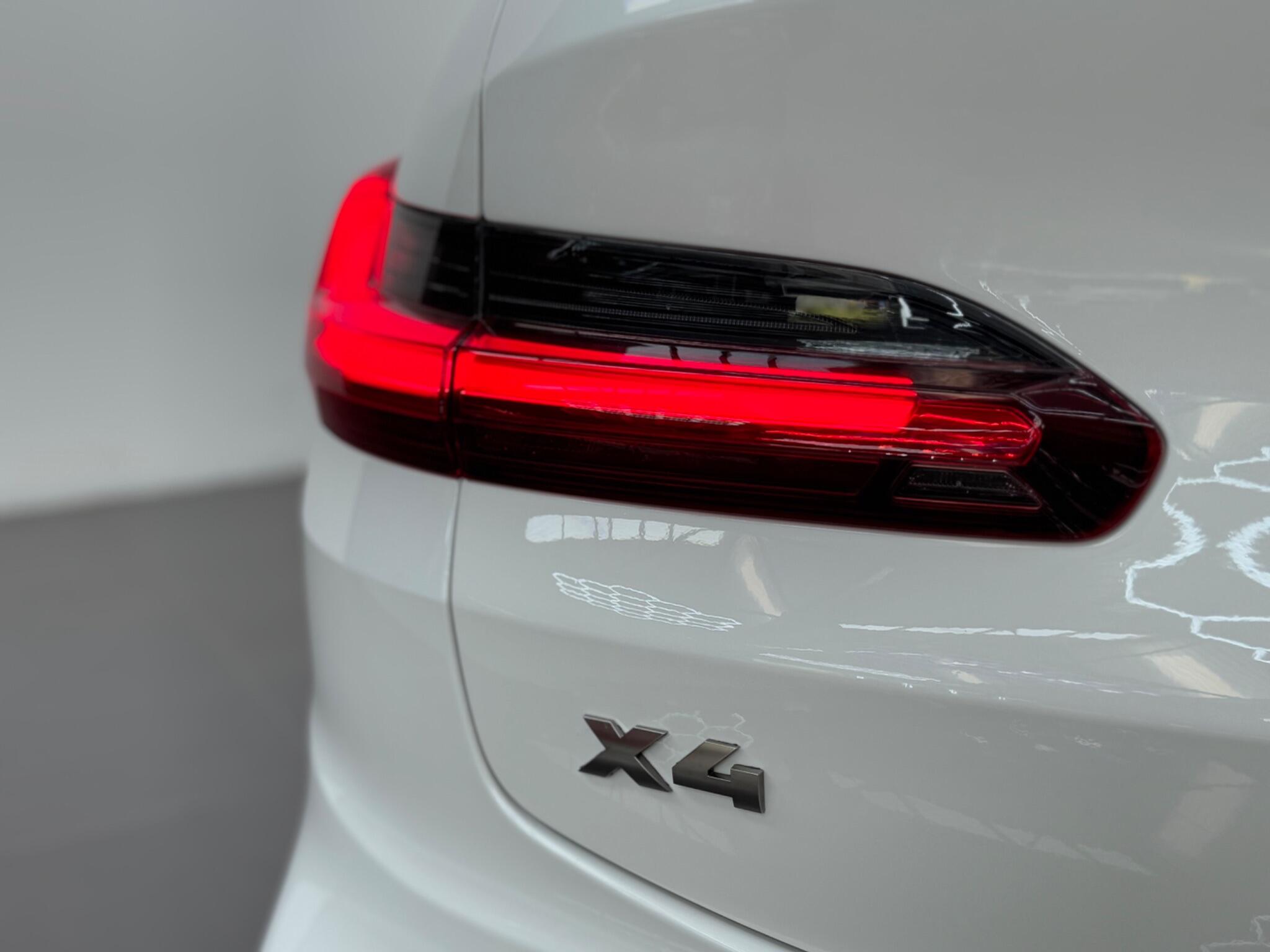 BMW X4 view 32