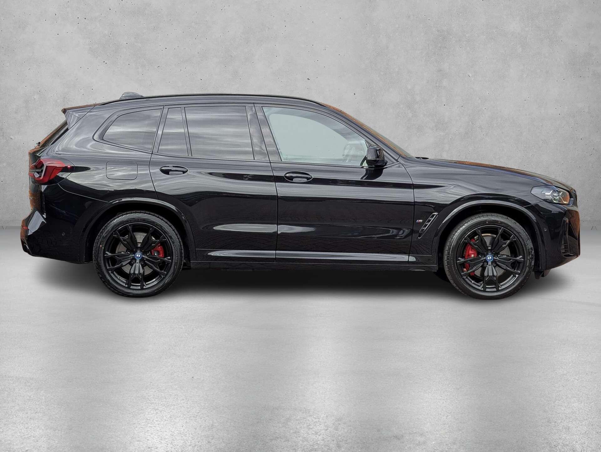 BMW X3 view 8