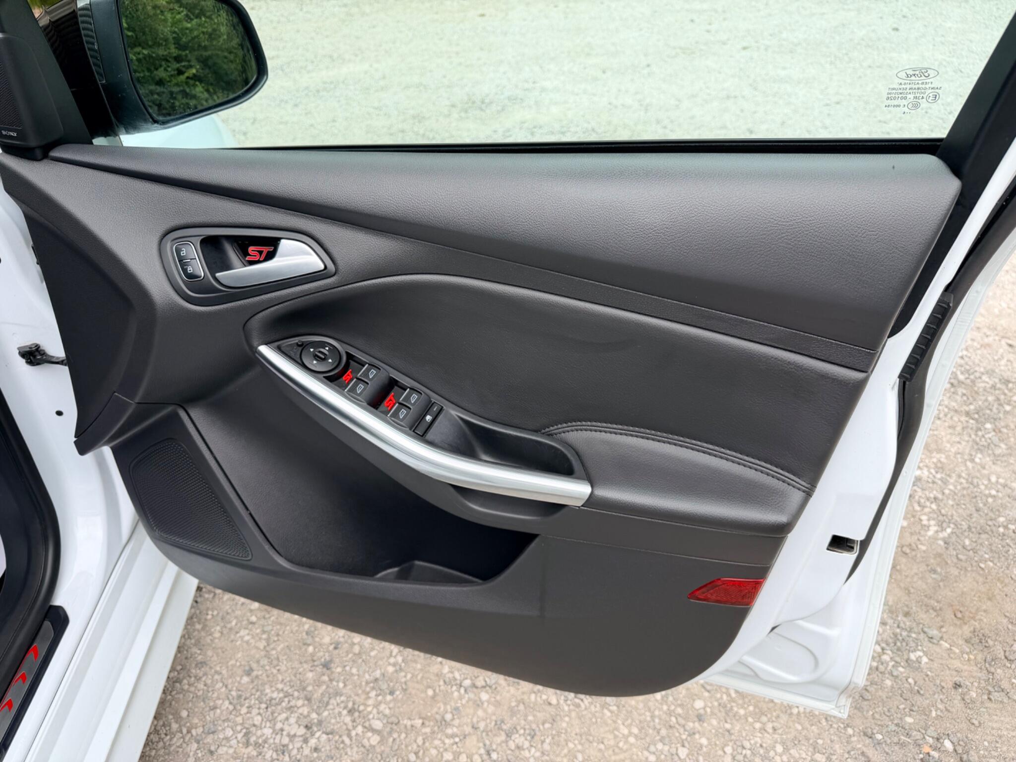 Ford Focus view 30