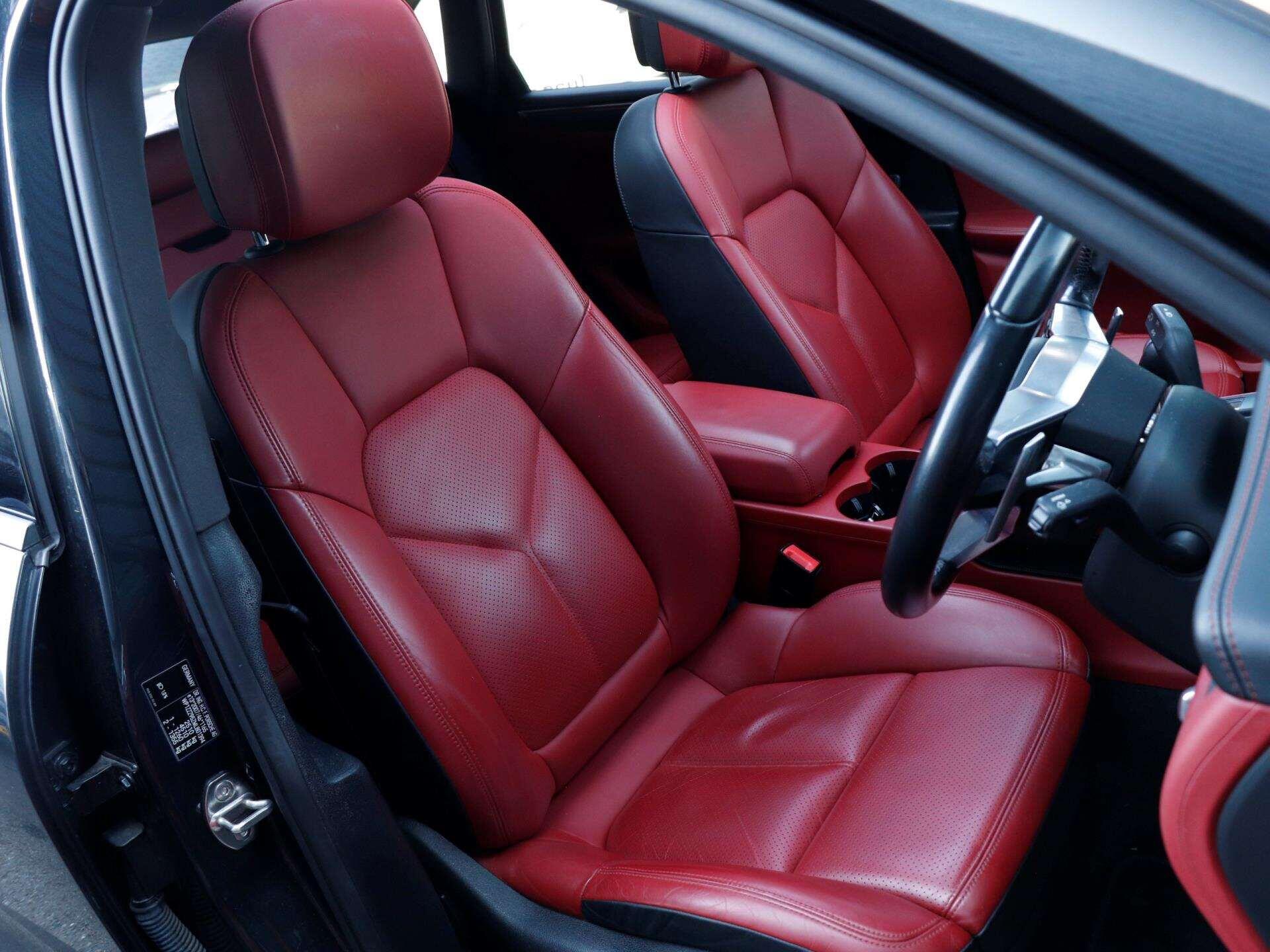 Porsche Macan view 22