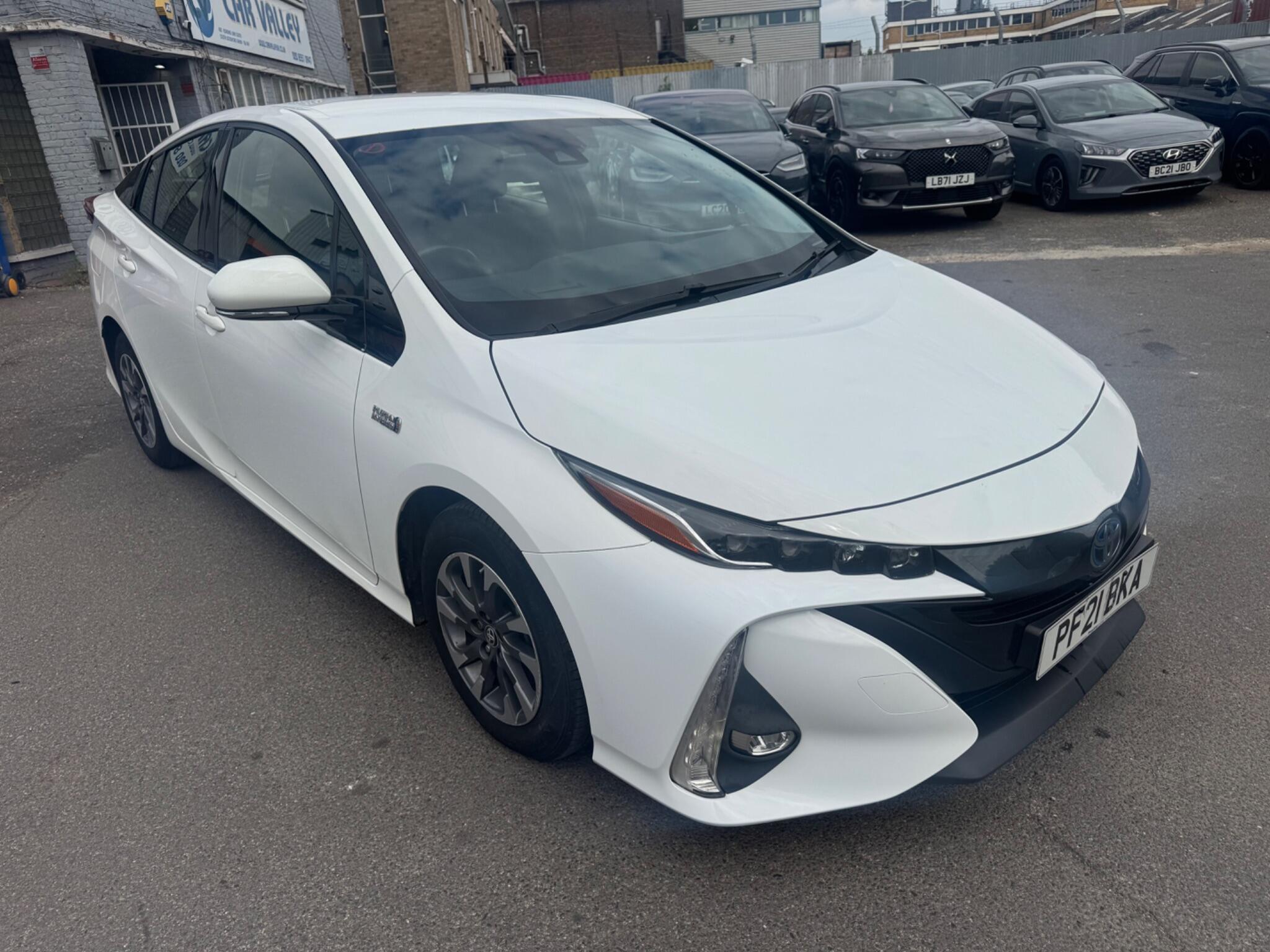 Toyota Prius main image