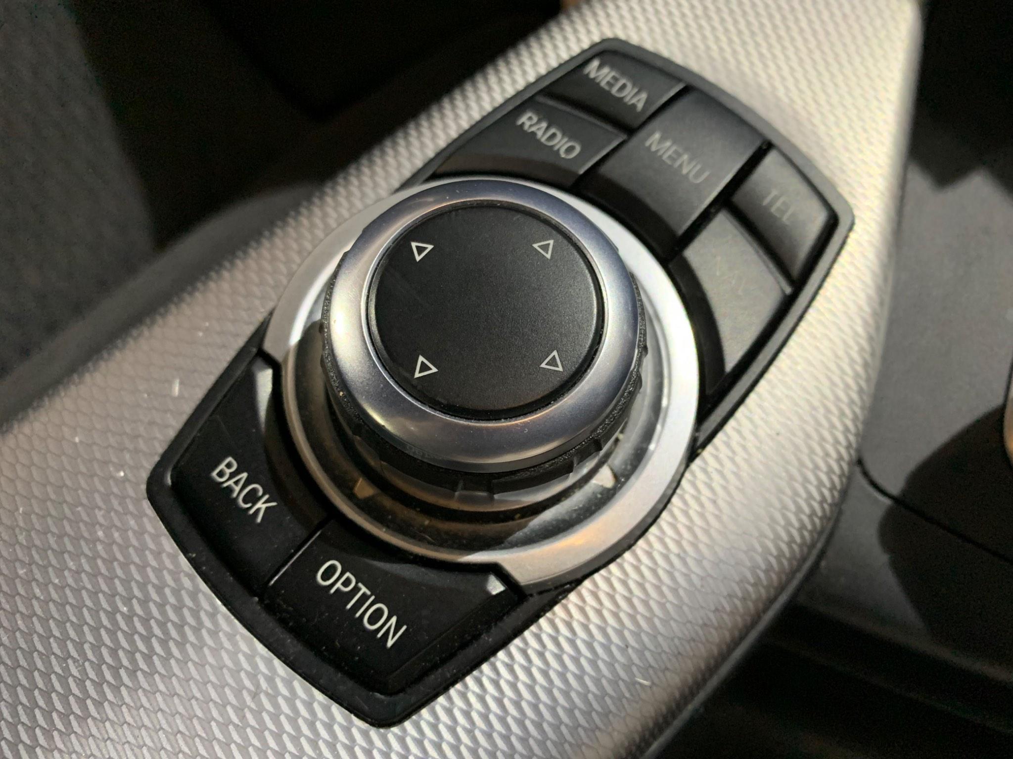 BMW 3 Series view 28