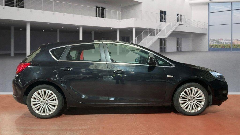 Vauxhall Astra view 5