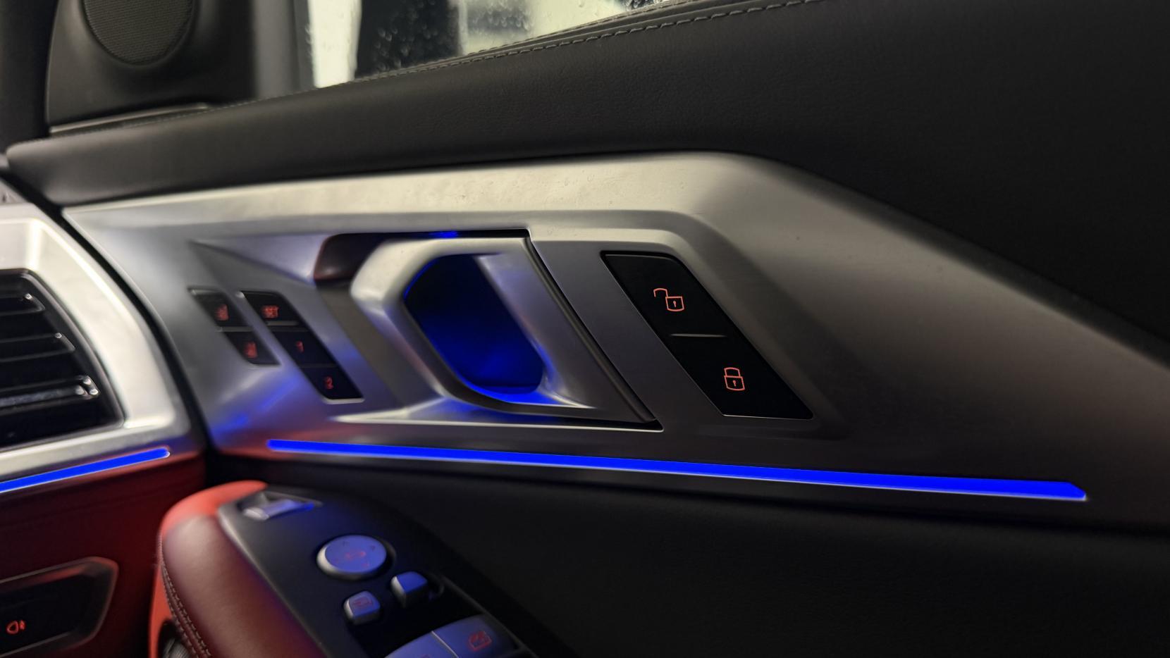 BMW XM view 32