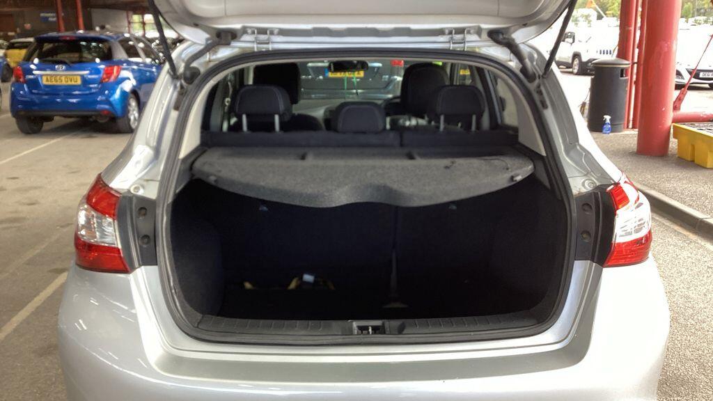 Nissan Pulsar view 14