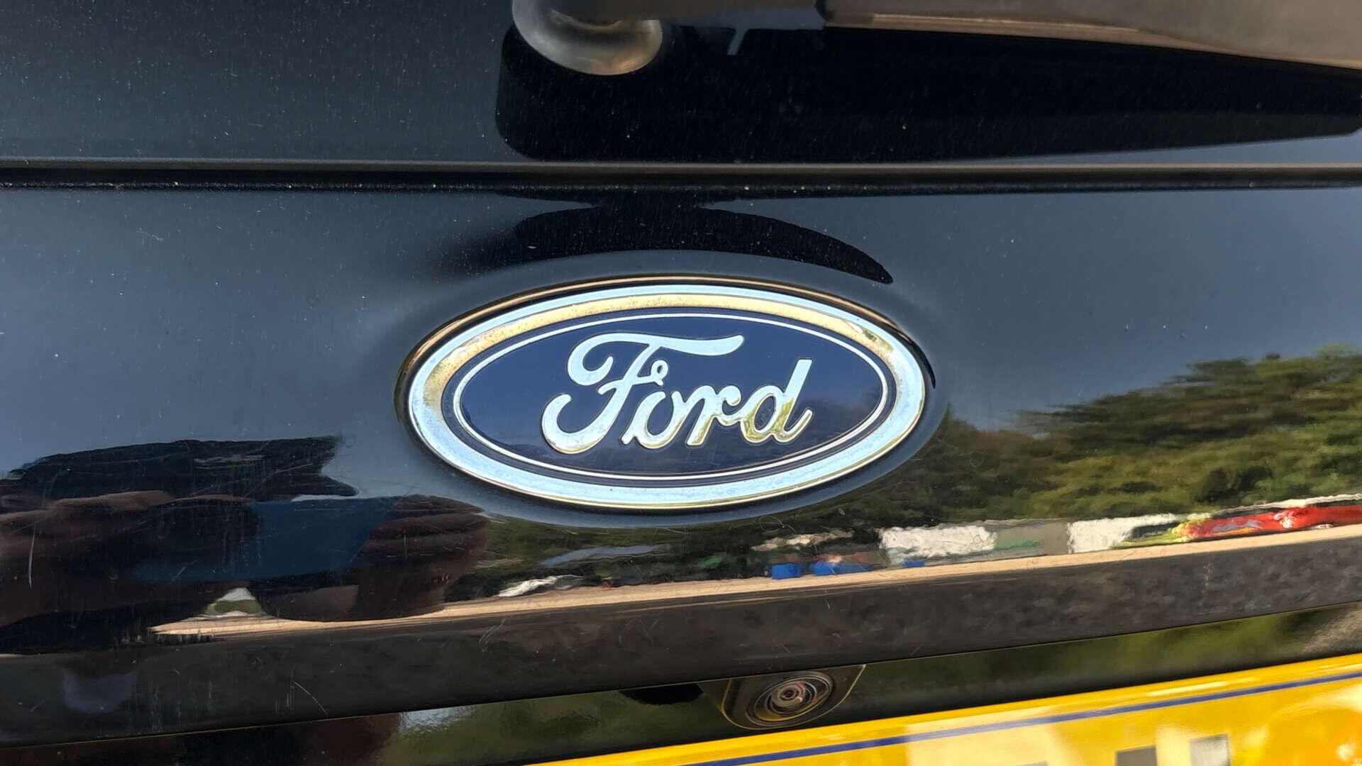 Ford Fiesta view 42