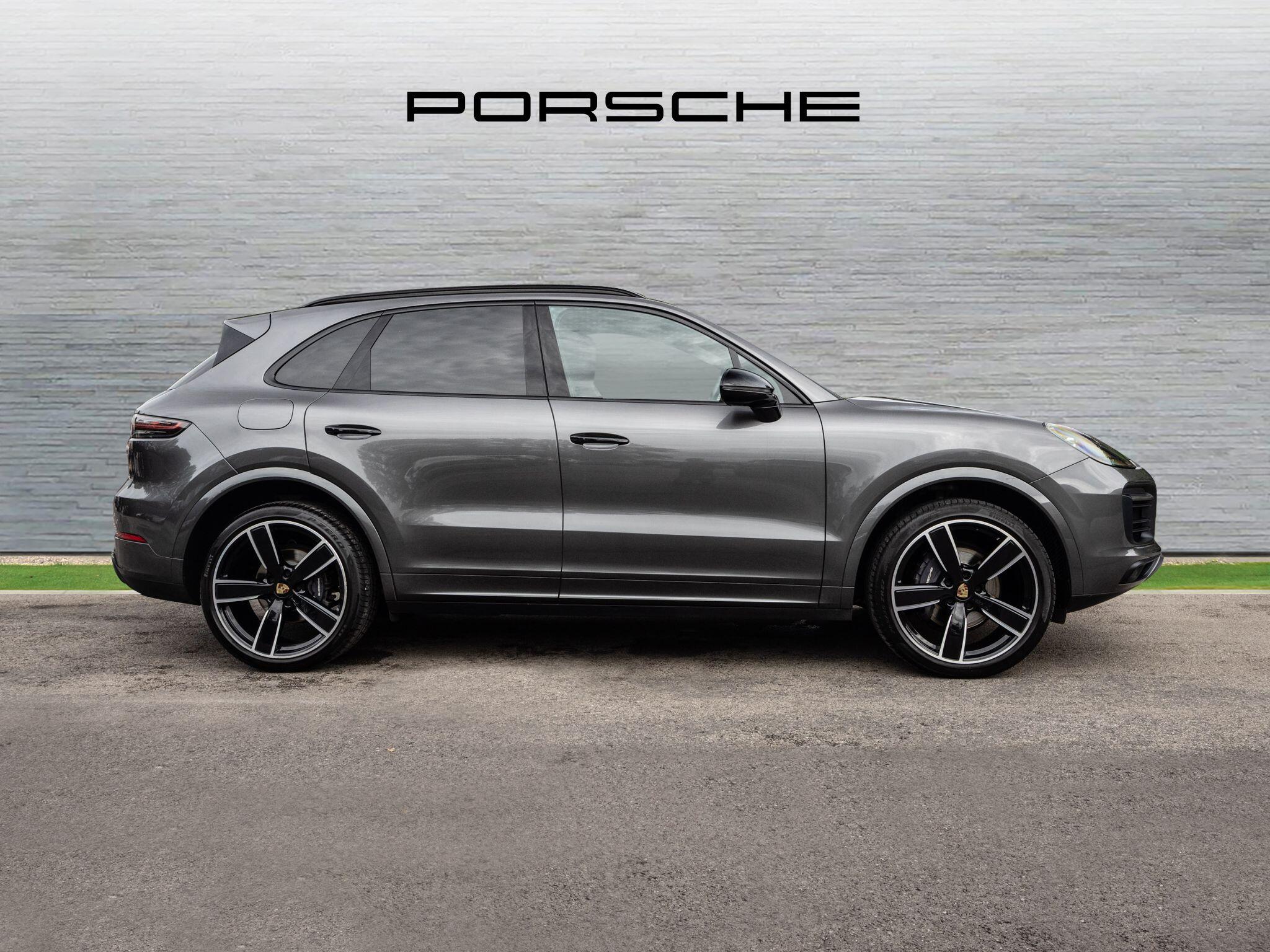 Porsche Cayenne view 7