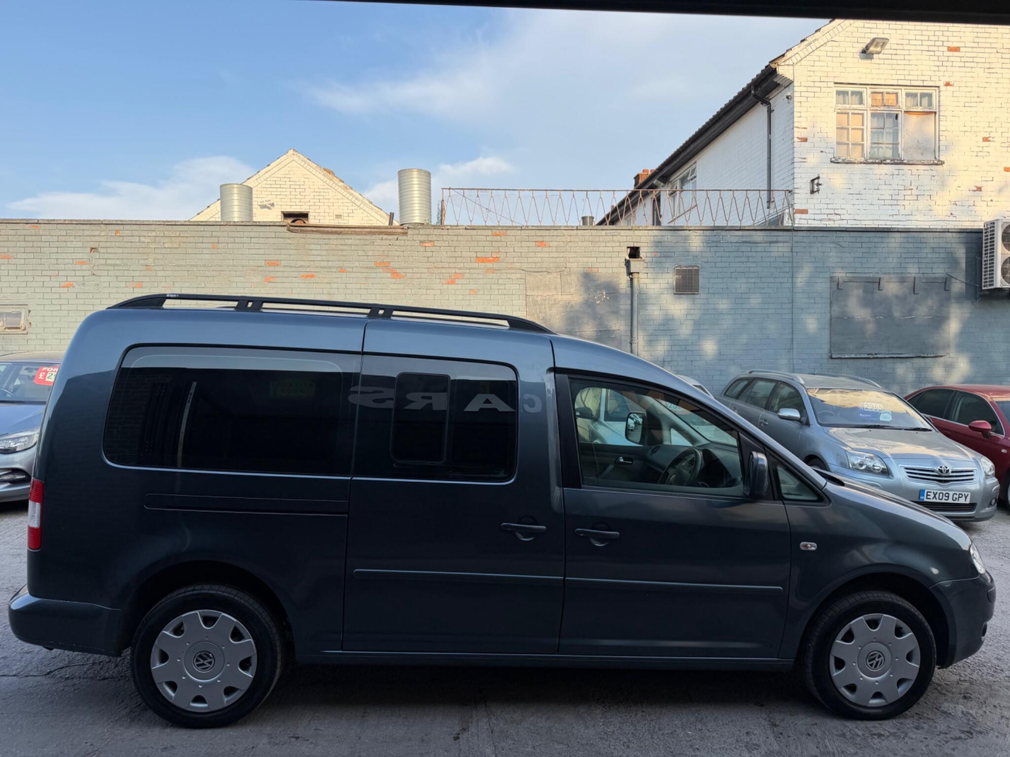 Volkswagen Caddy Maxi Life view 7
